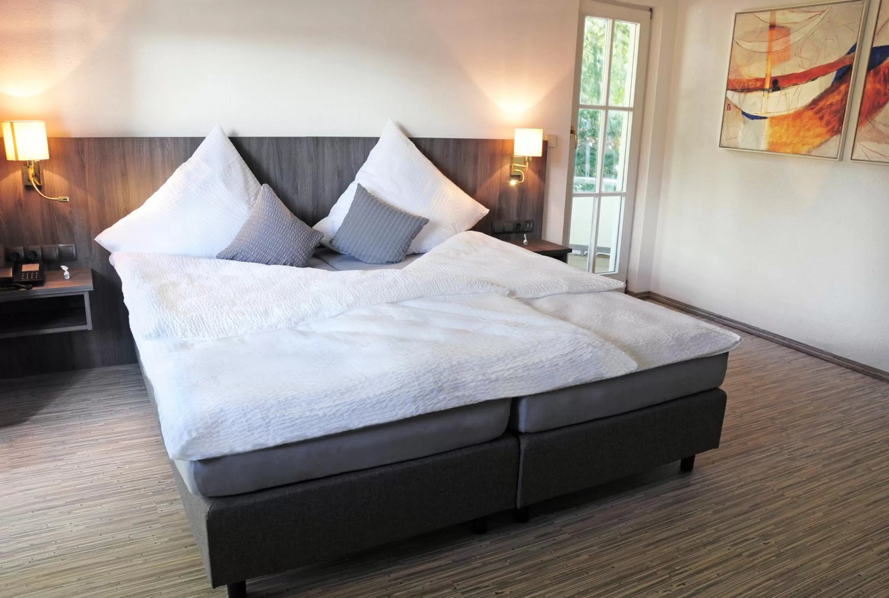 Bed in Hotel Krone Überlingen am Ried