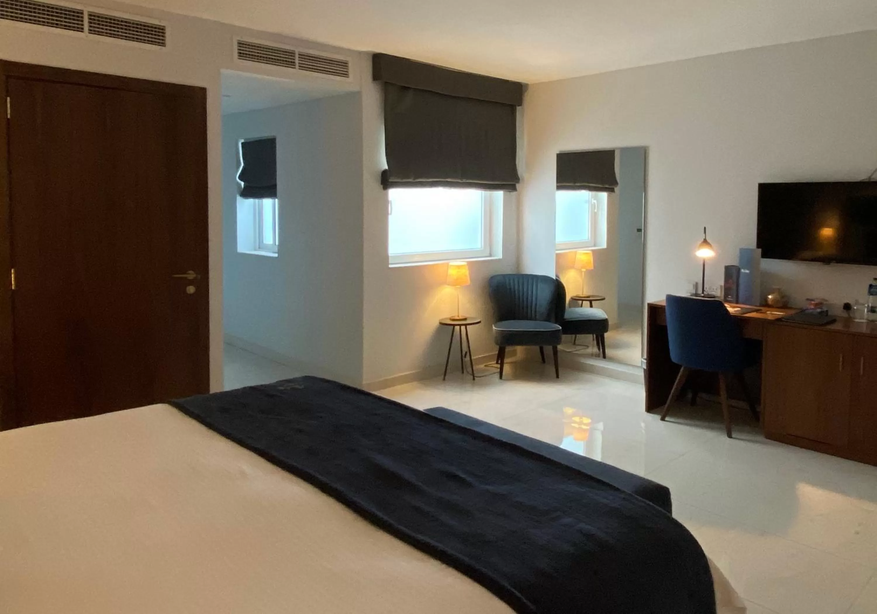 Photo of the whole room, Bed in The Duke Boutique Hotel