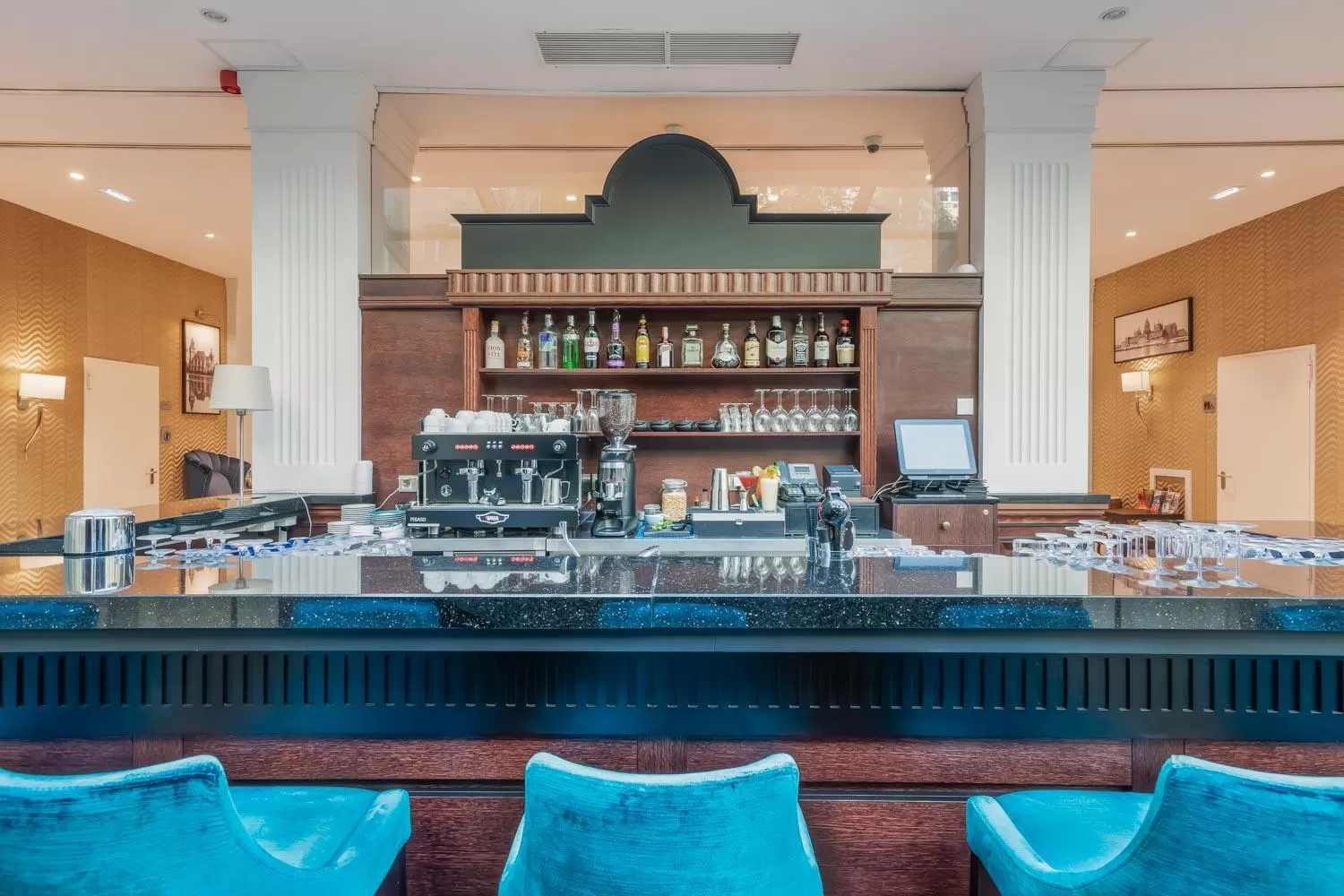 Lounge or bar in Eurostars Danube Budapest