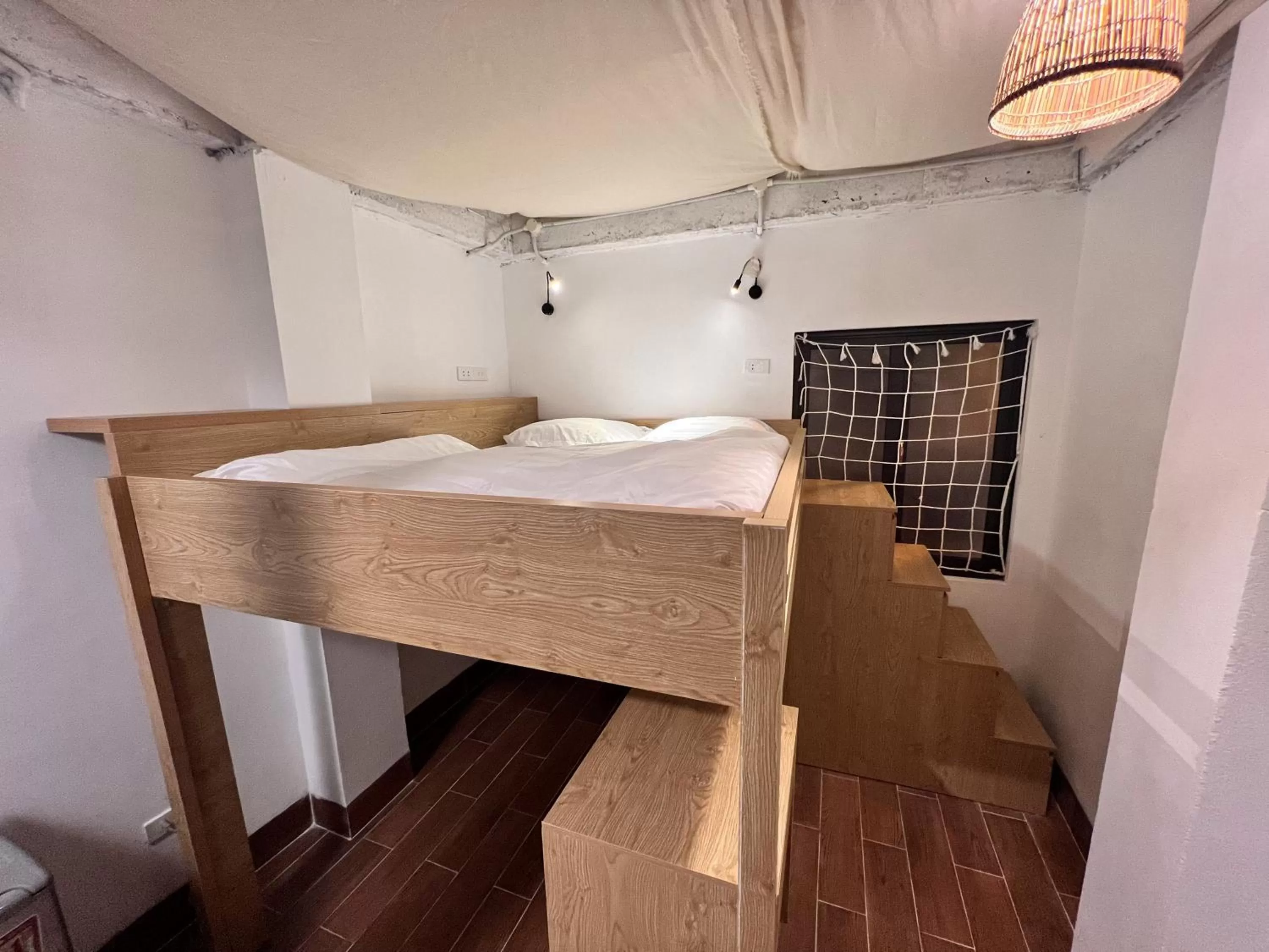 Bed in An Nam Corner- Thanh Yen