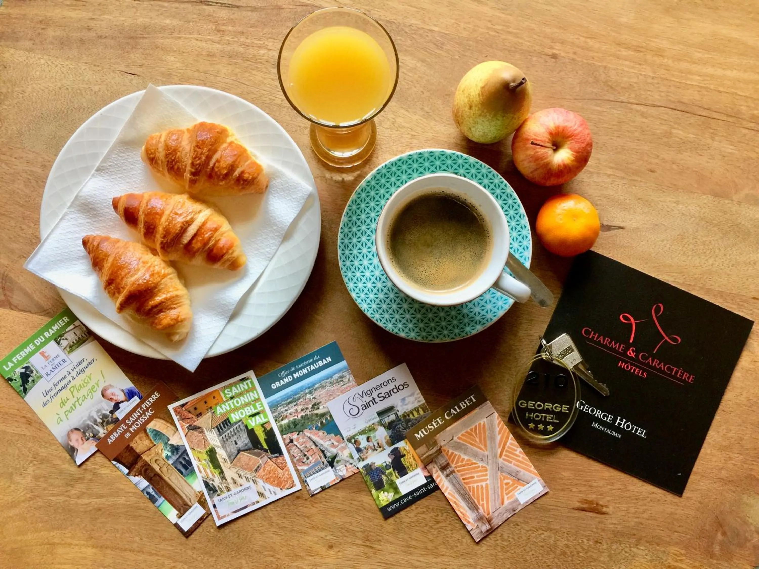 Breakfast in Hôtel du Commerce