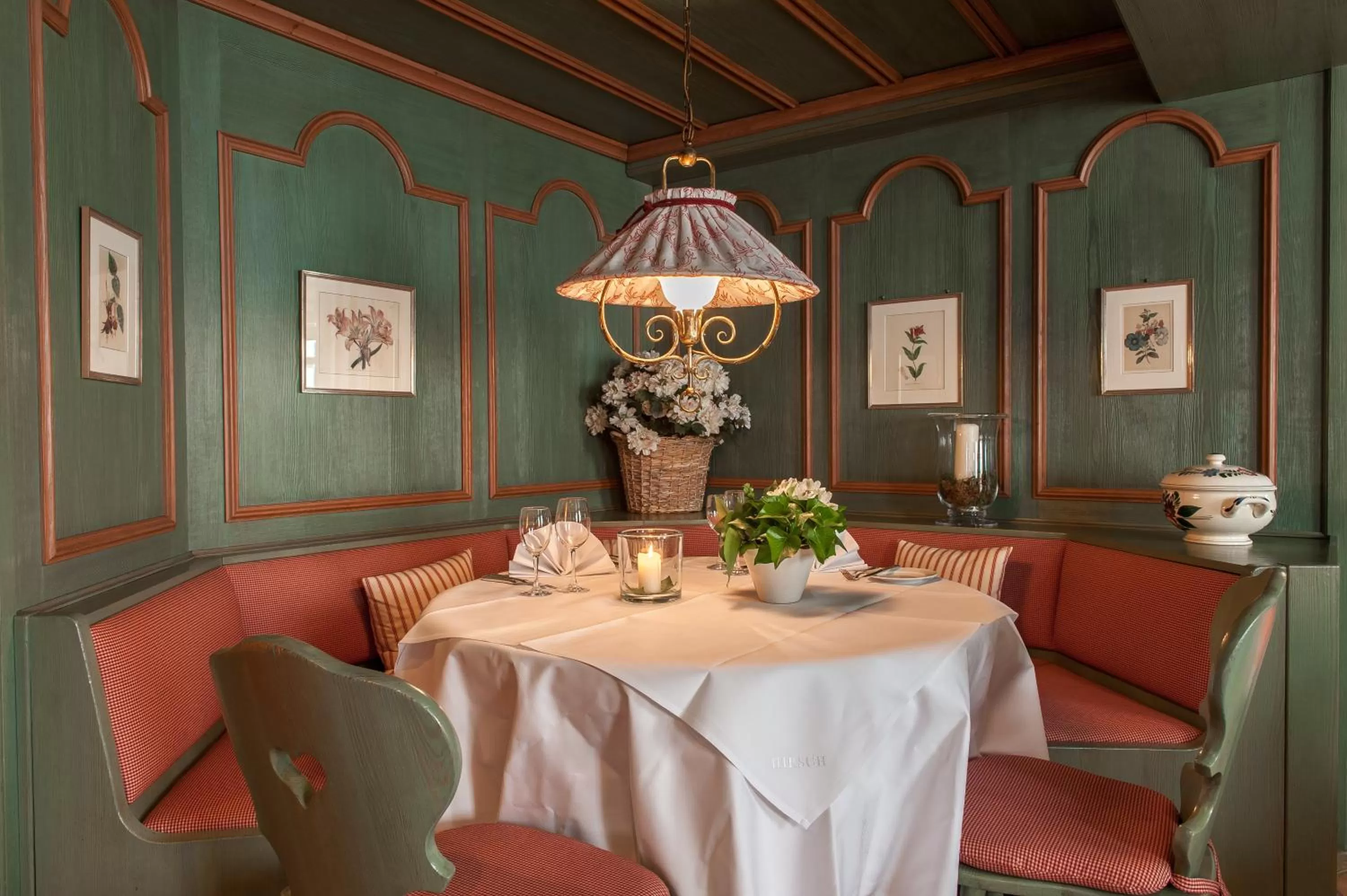 Restaurant/places to eat in Landhotel Hirsch