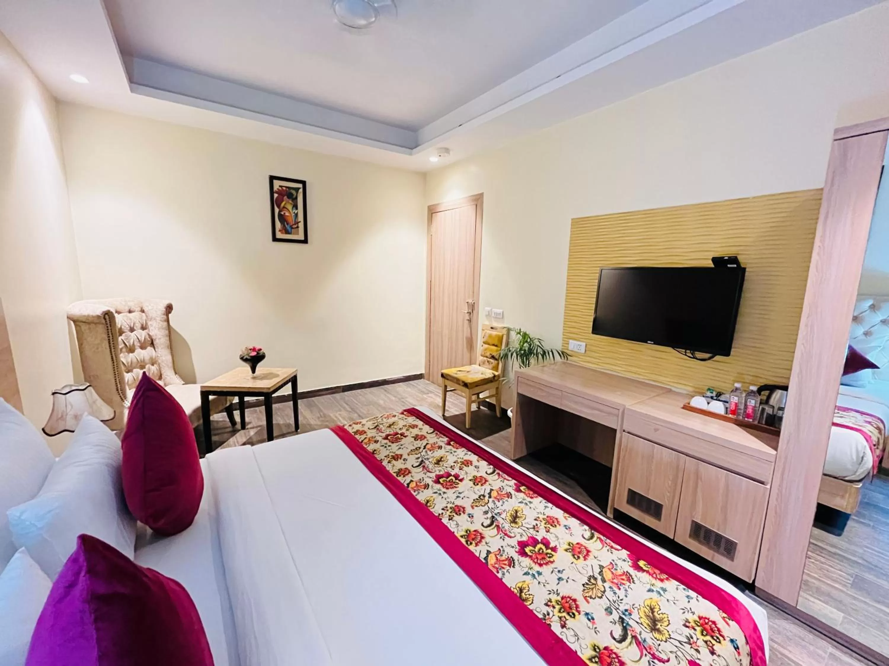 Bed in Hotel Banz near Delhi Airport