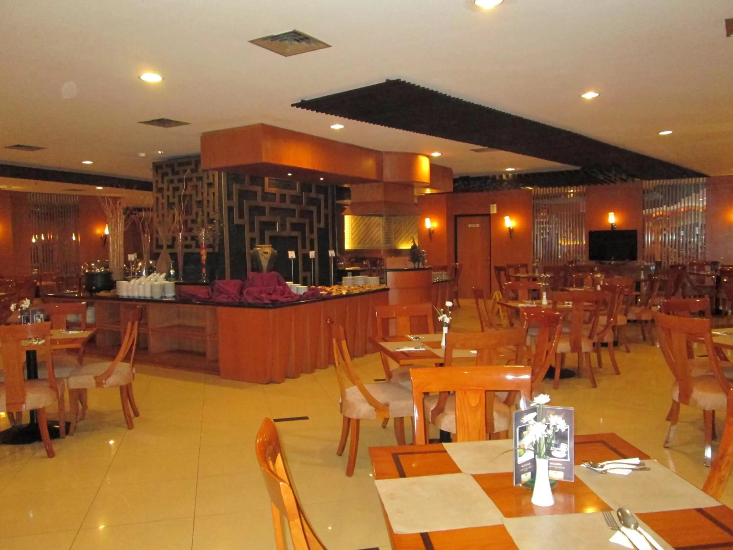 Restaurant/places to eat in Grand Pasundan Convention Hotel