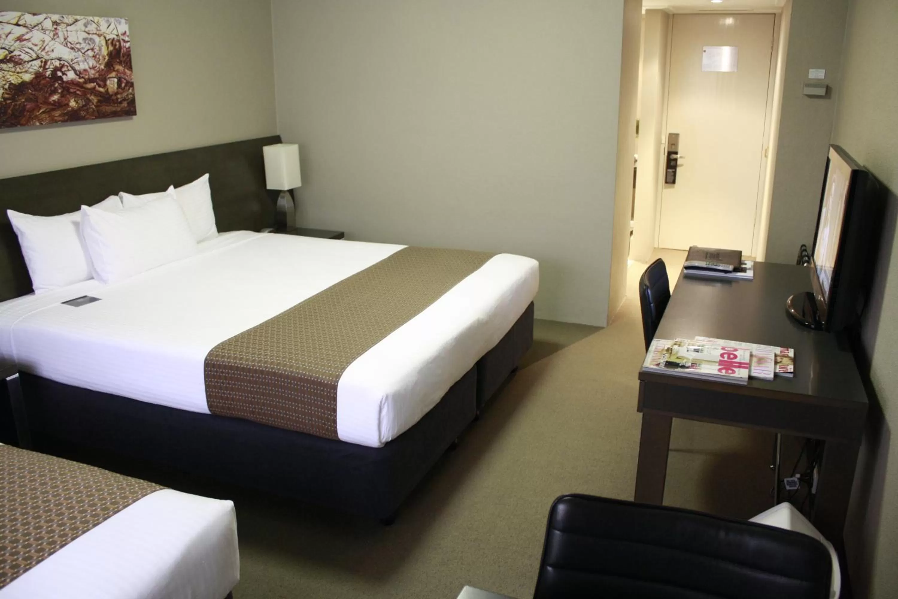 Photo of the whole room, Bed in Pavilion On Northbourne