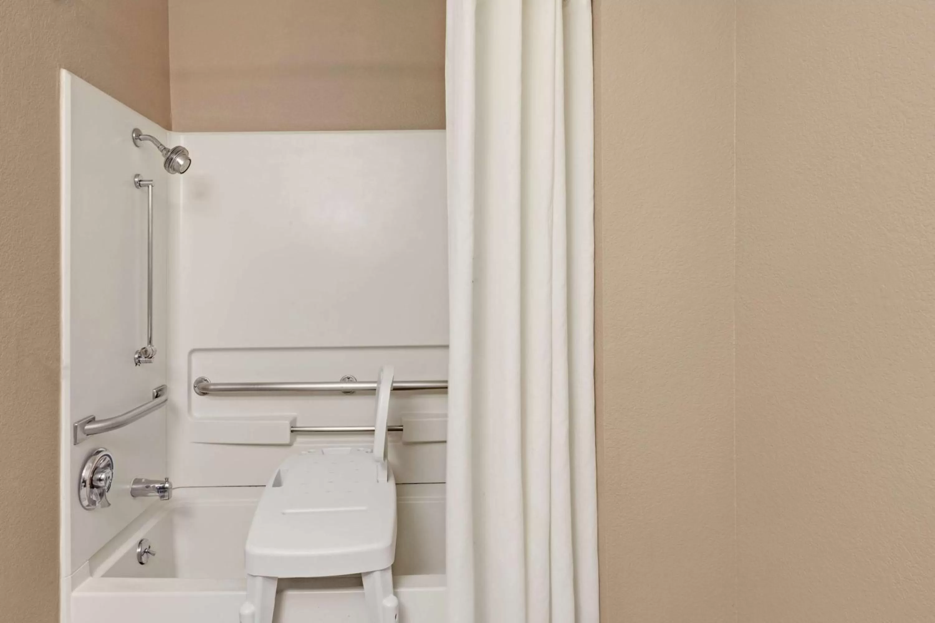 Double Room with Two Double Beds - Smoking in Super 8 by Wyndham Nashville/ Dntn/ Opryland Area