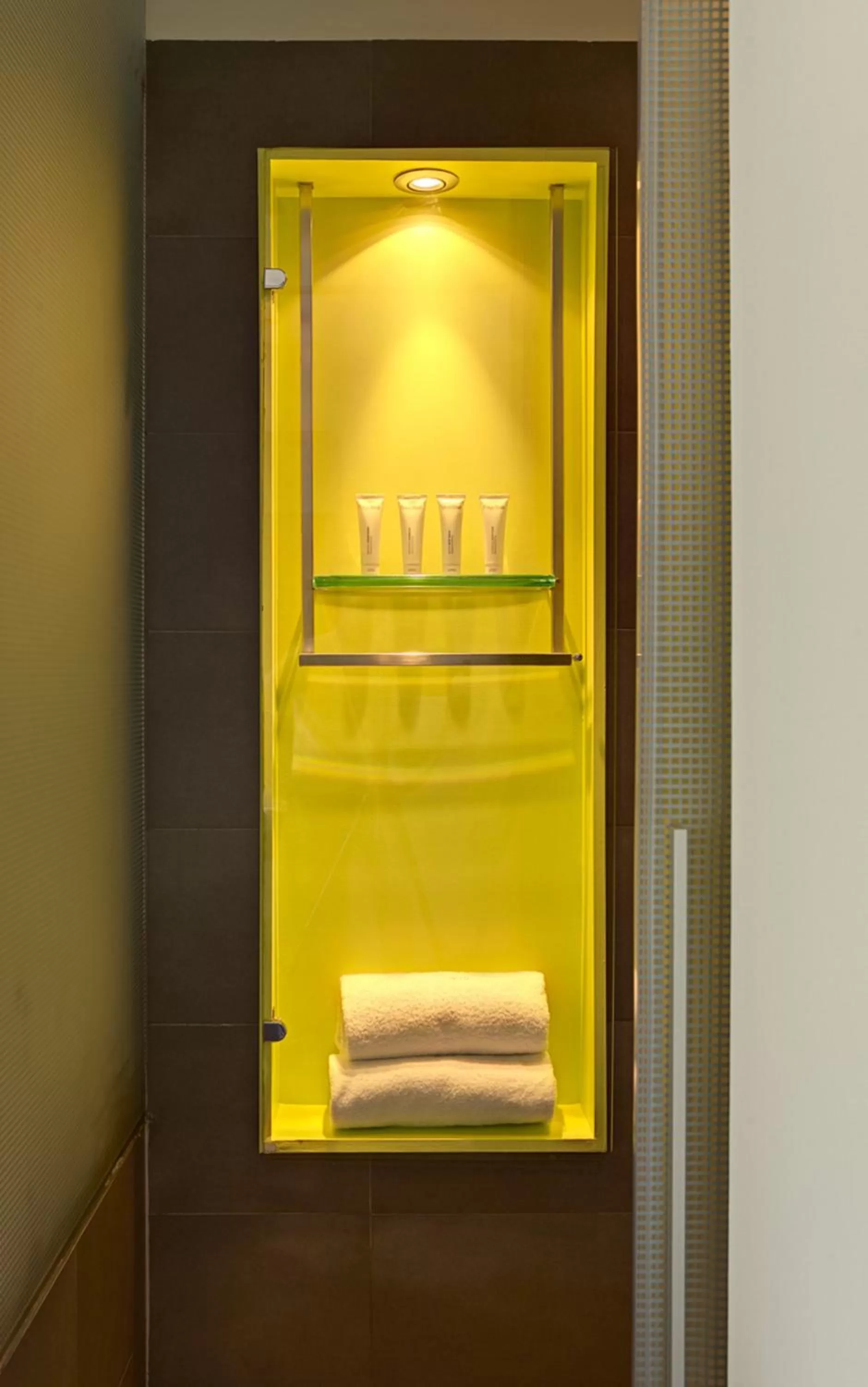 Bathroom in Sixtytwo Hotel