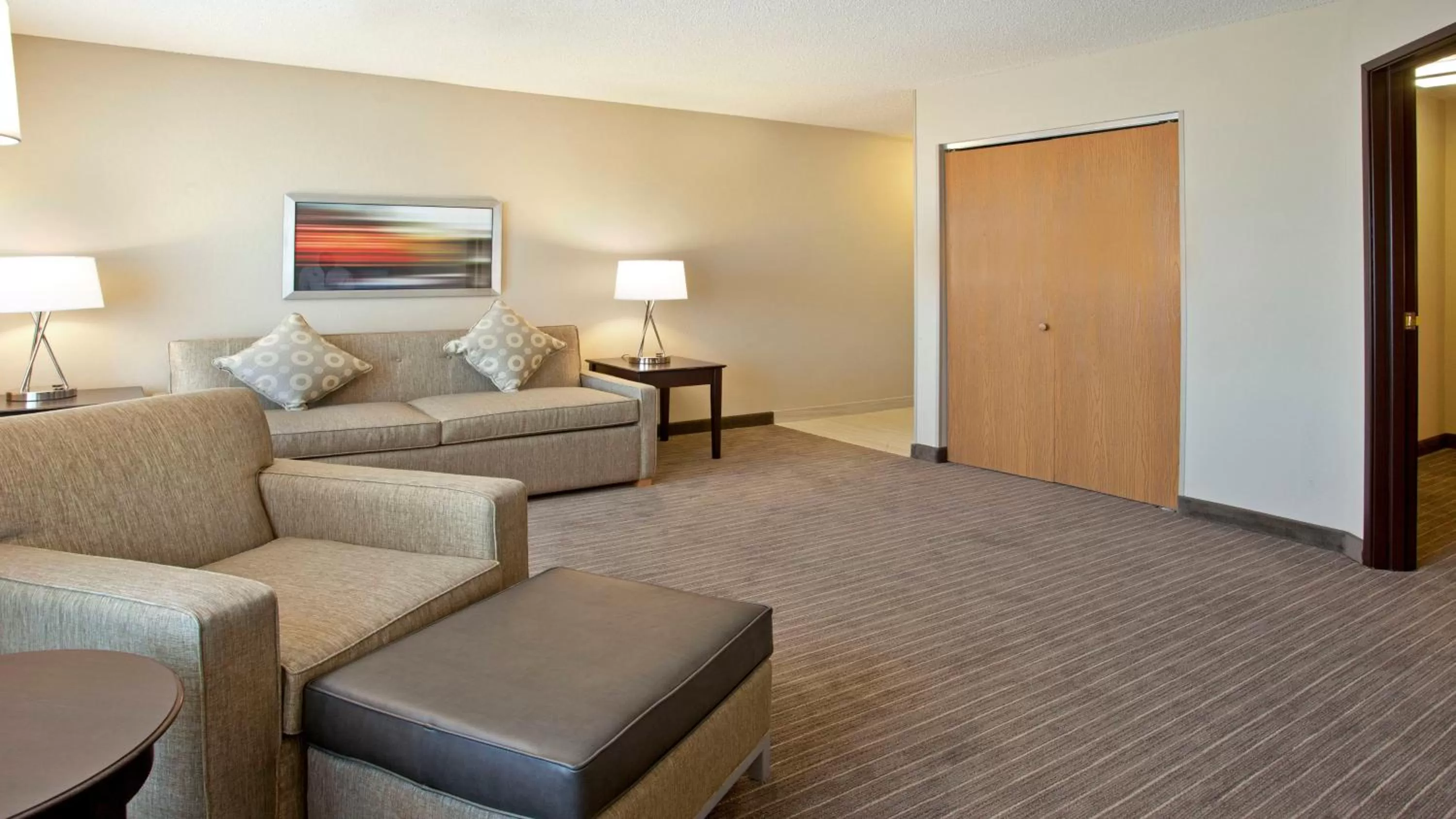 Photo of the whole room, Bed in Holiday Inn Express Hotel & Suites Minneapolis - Minnetonka by IHG