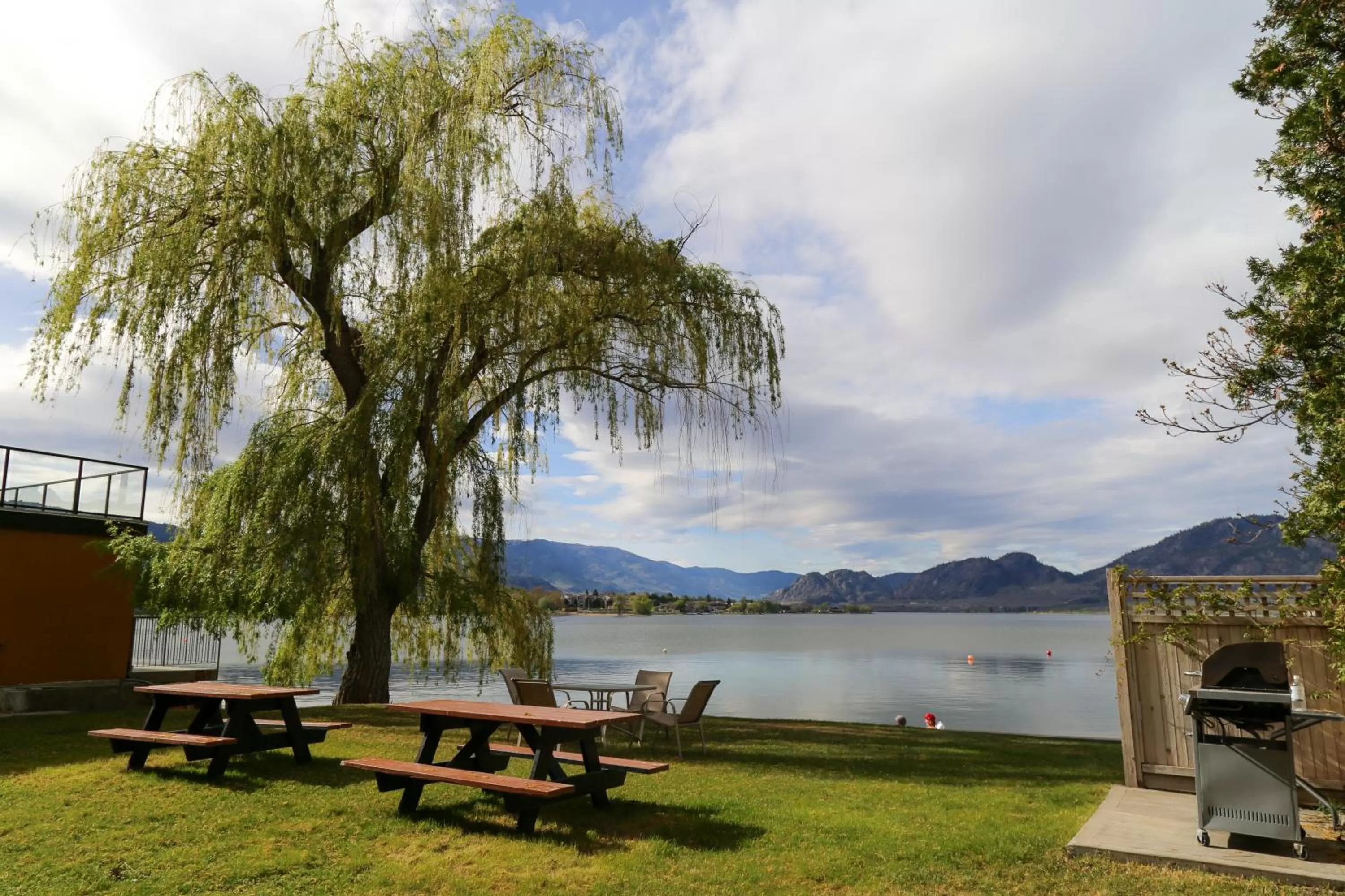 BBQ facilities in Richter Pass Beach Resort