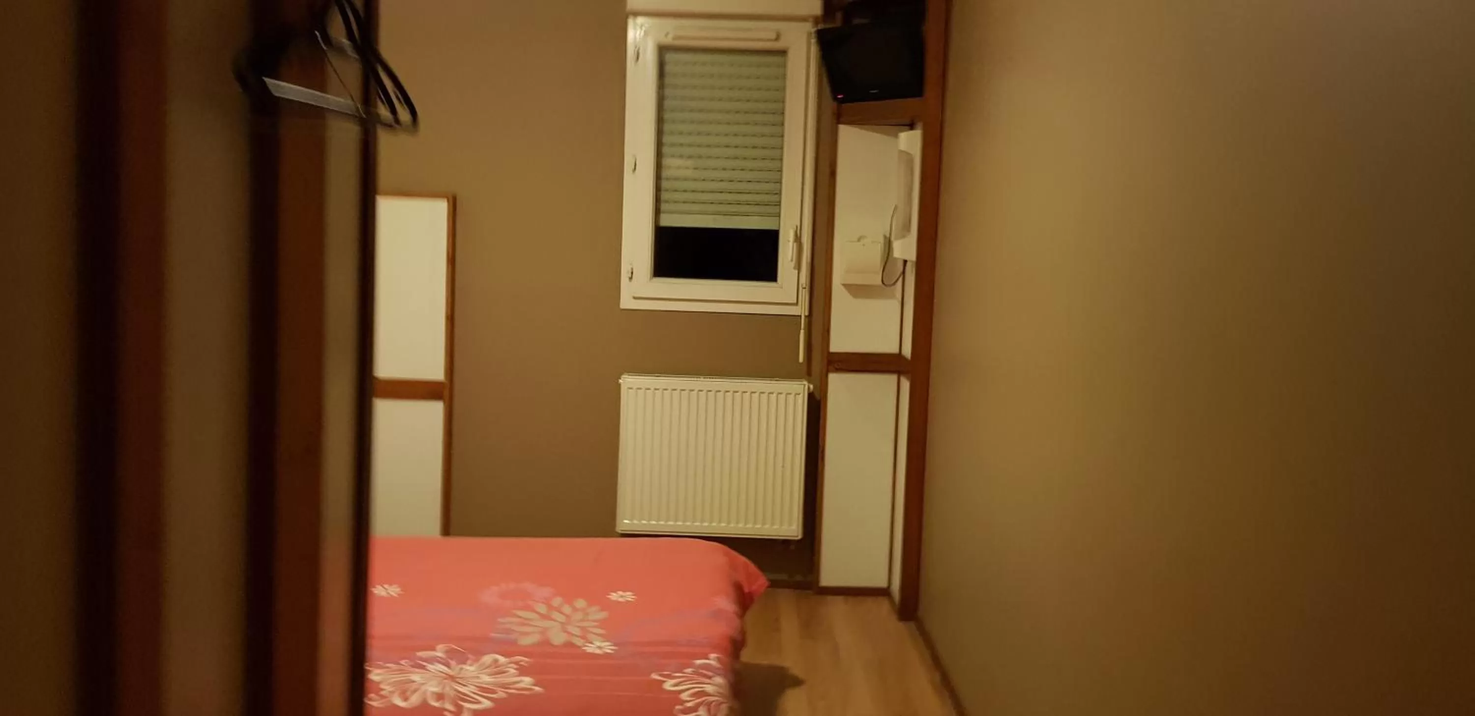 Bed in Hôtel Eco Logis Espace Bellevue