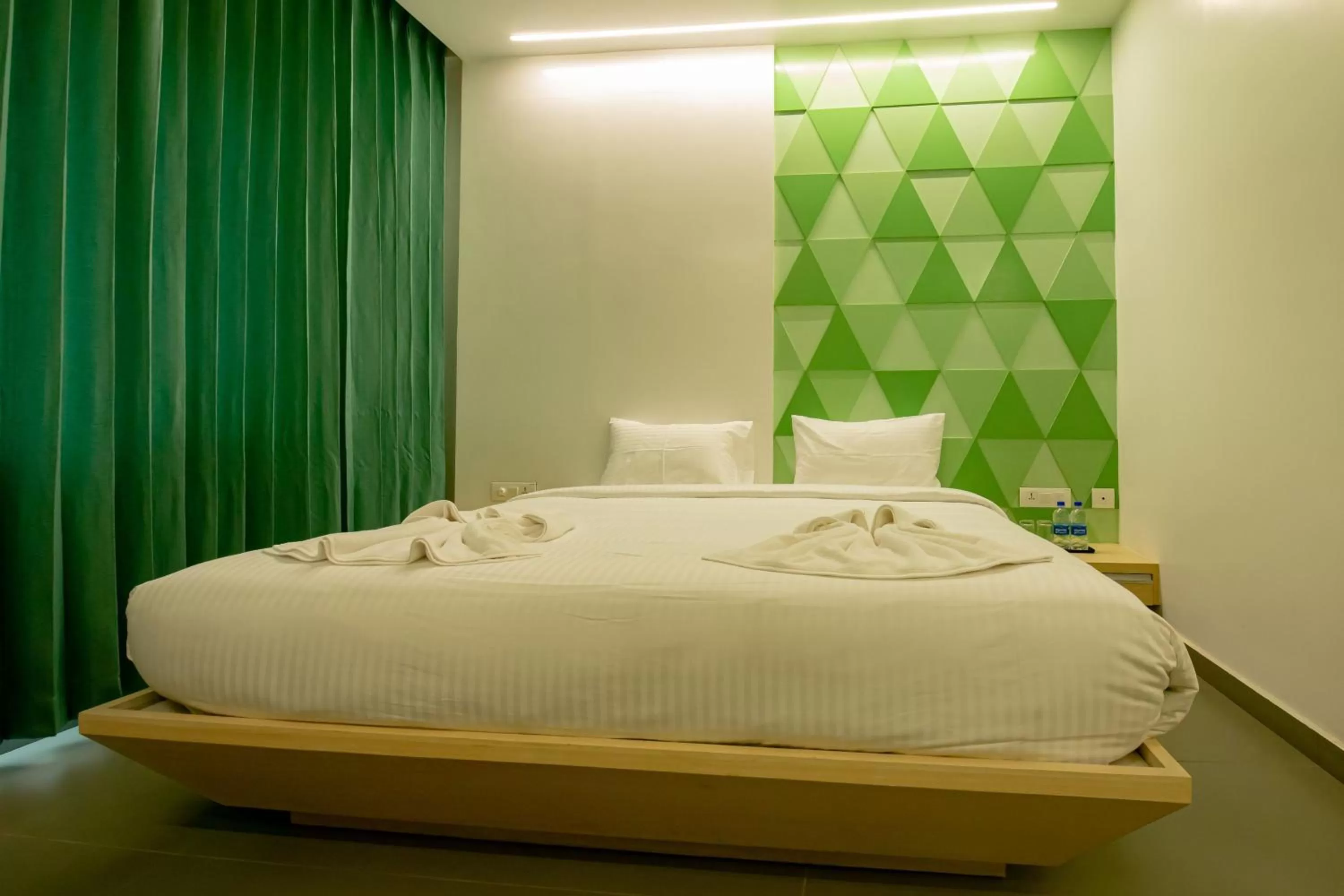 Bed in RATHNA RESIDENCY - Near US CONSULATE