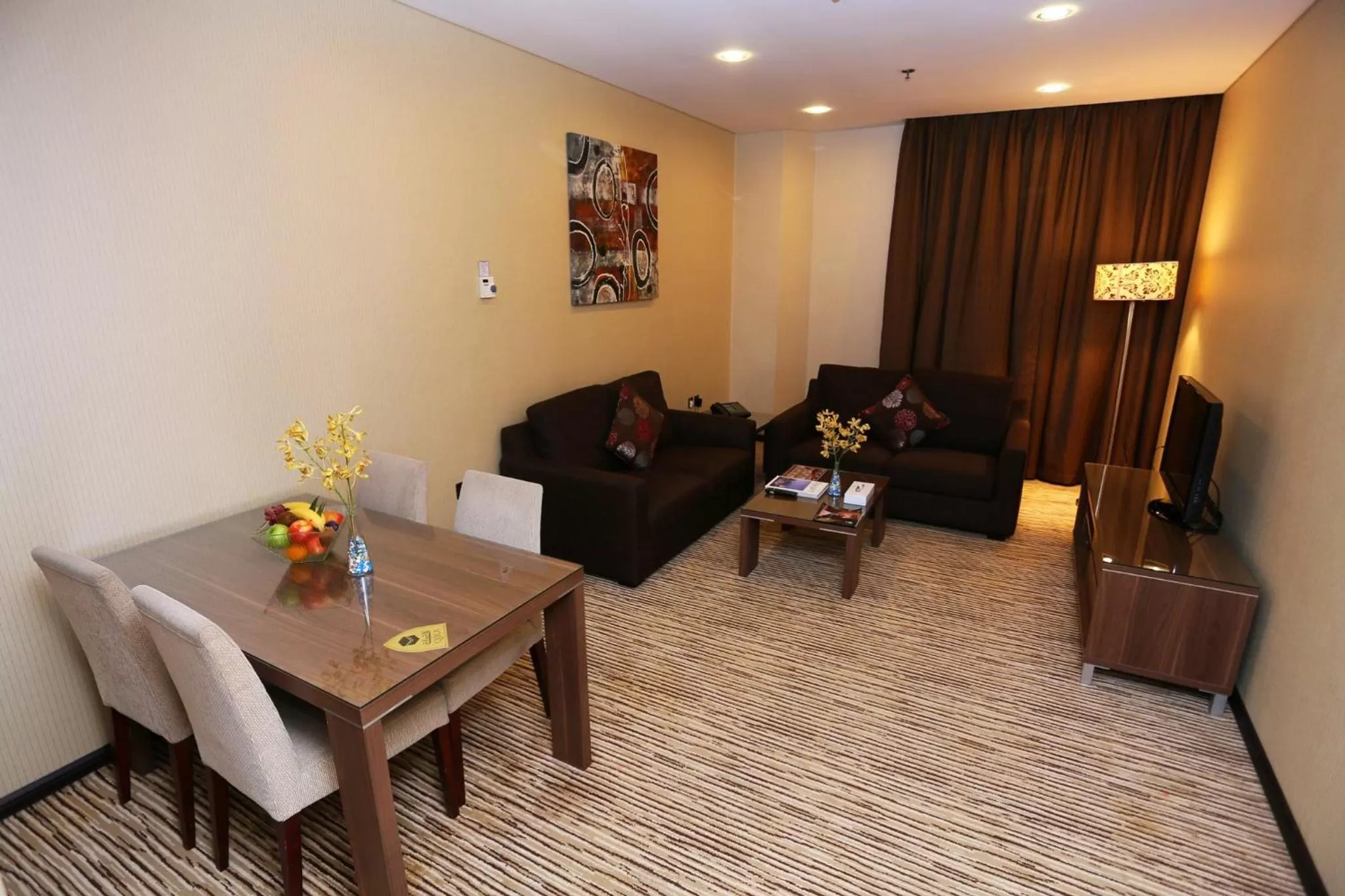 Living room in Al Hamra Hotel