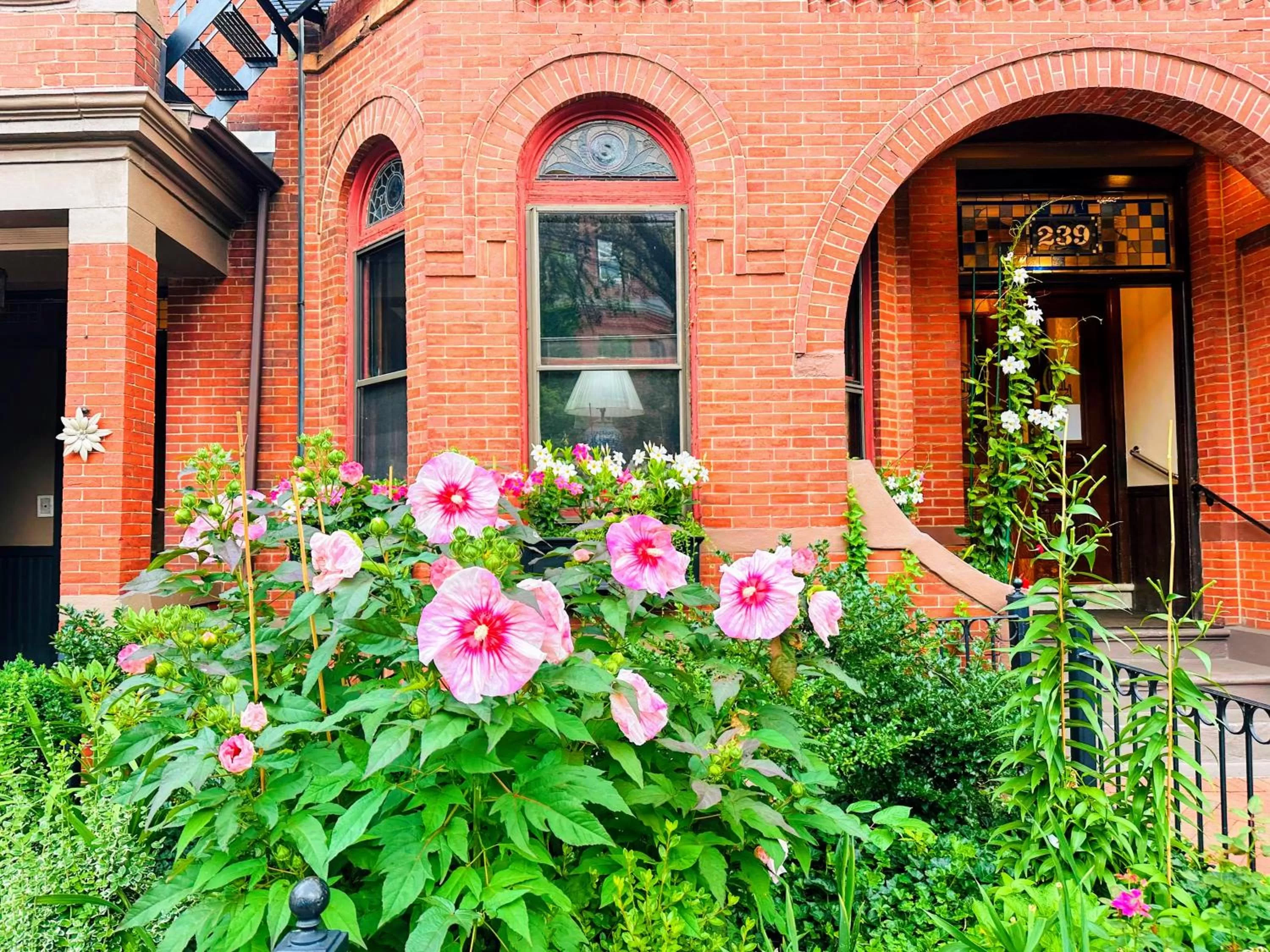 Facade/entrance in Copley House