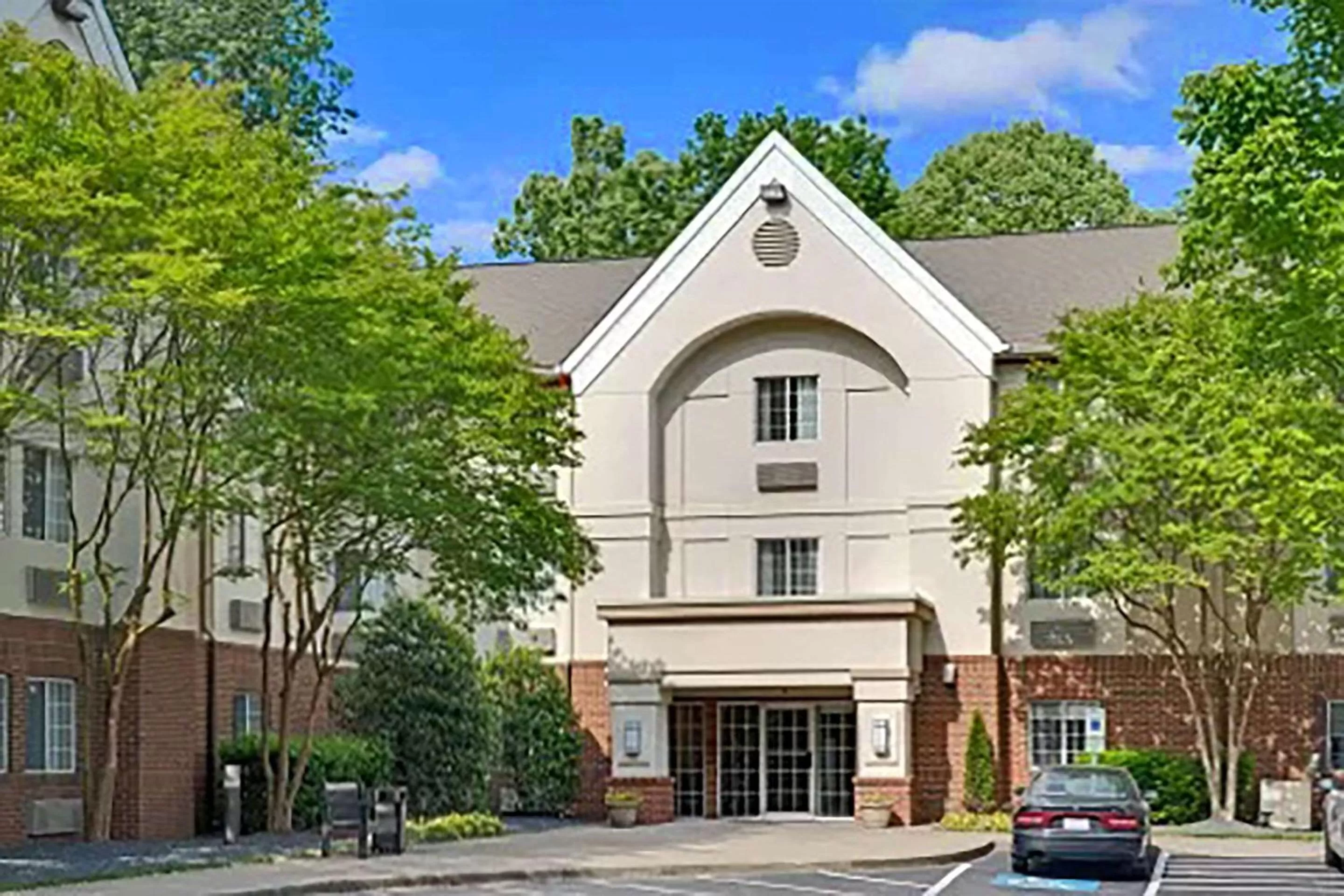 Property building in MainStay Suites- Kansas City Overland Park