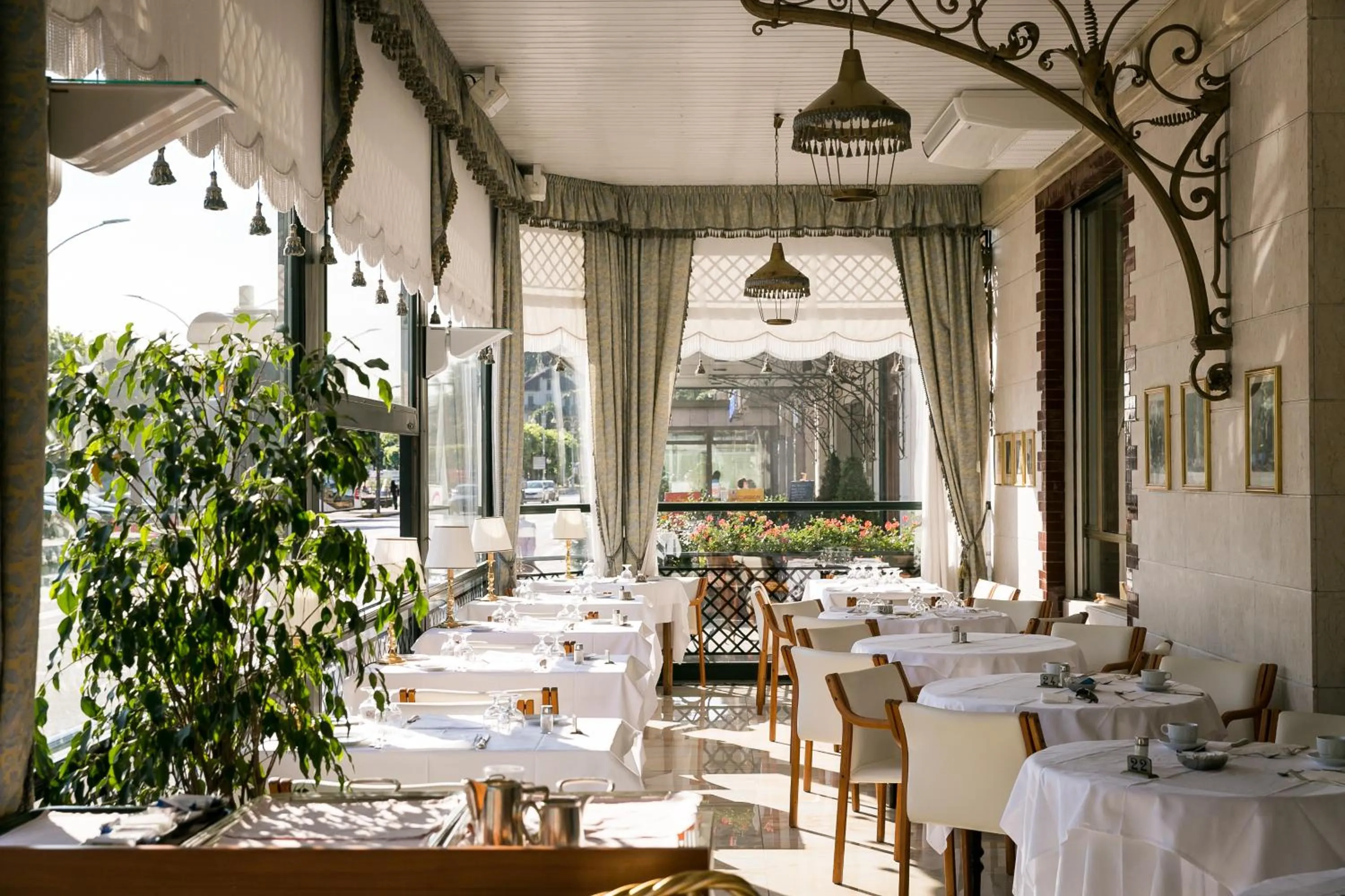 Restaurant/places to eat in Hotel Milan Speranza Au Lac