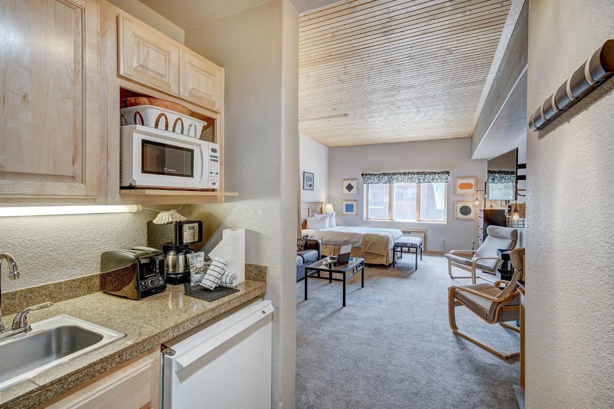 Kitchen or kitchenette in Gateway Mountain Lodge by Keystone Resort