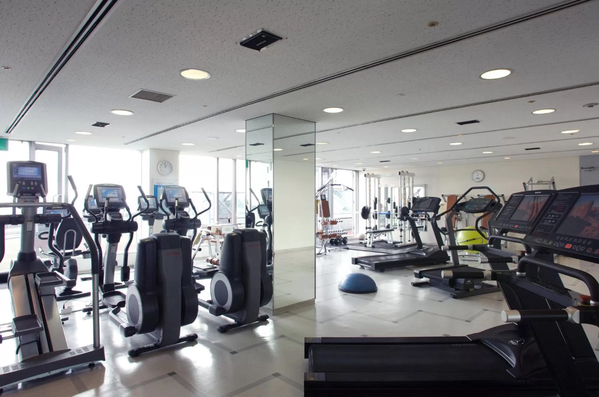 Fitness centre/facilities in ANA Crowne Plaza Kobe by IHG
