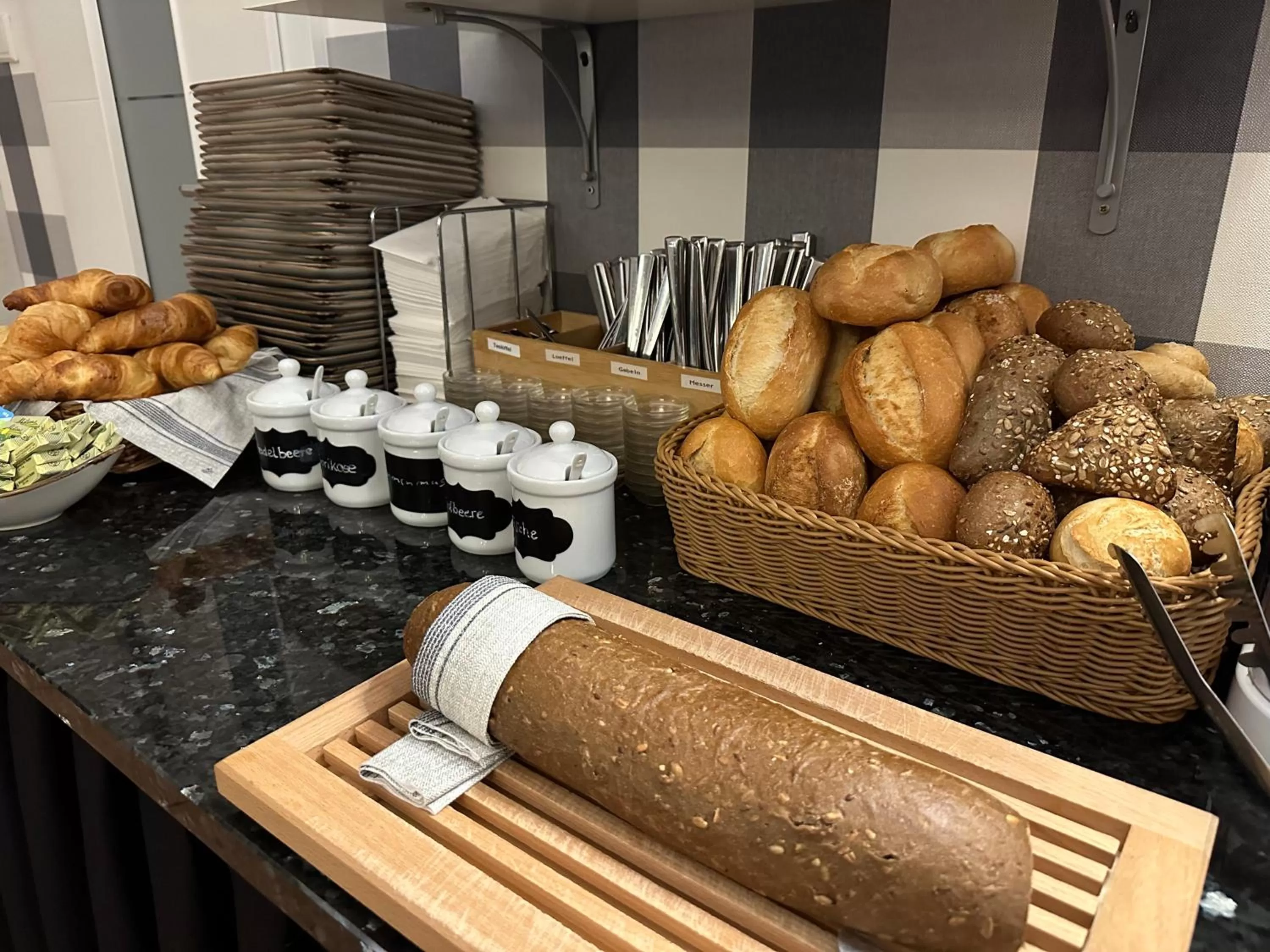 Buffet breakfast in Mertinkus Nordseehotel