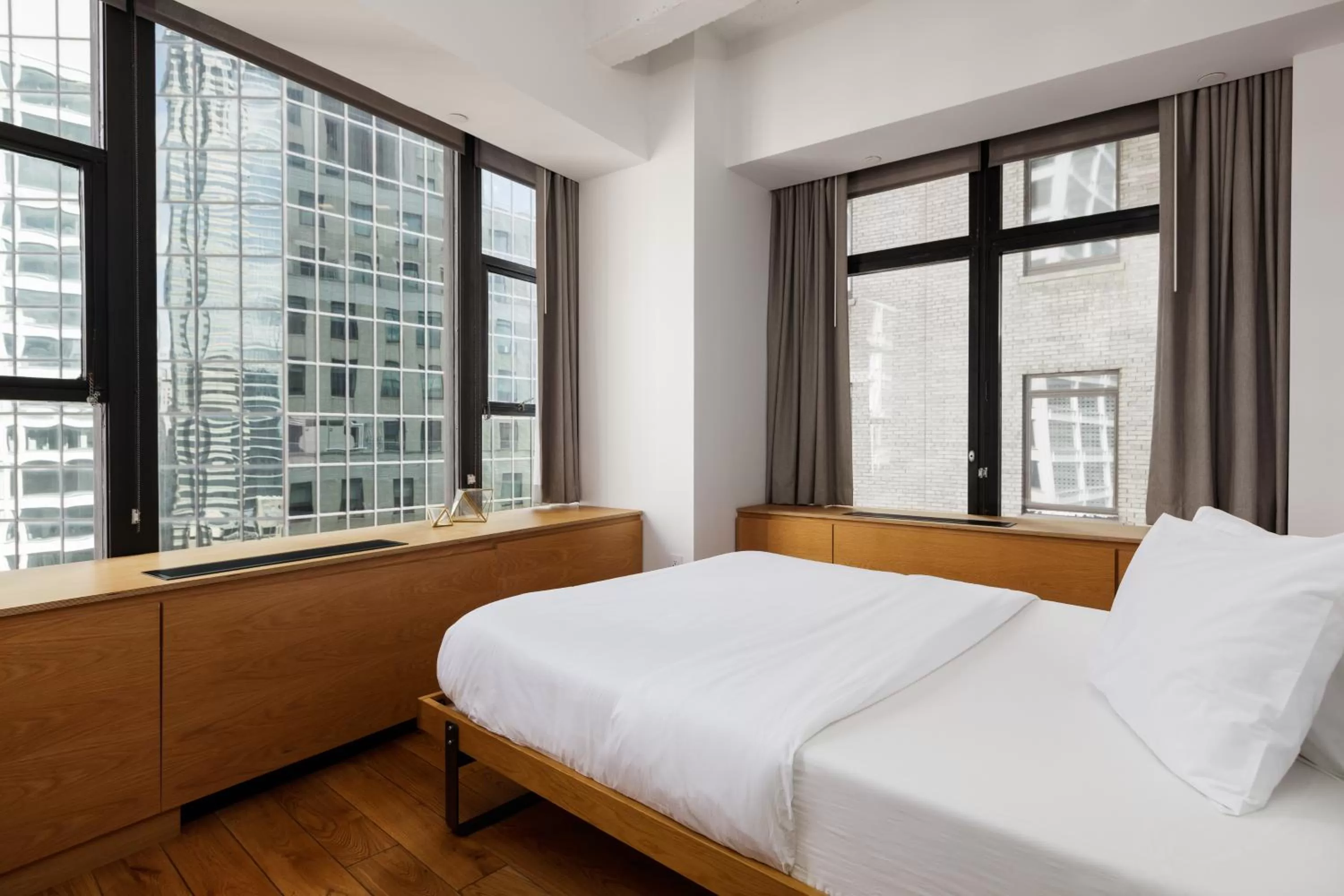 Bed in Placemakr Wall Street