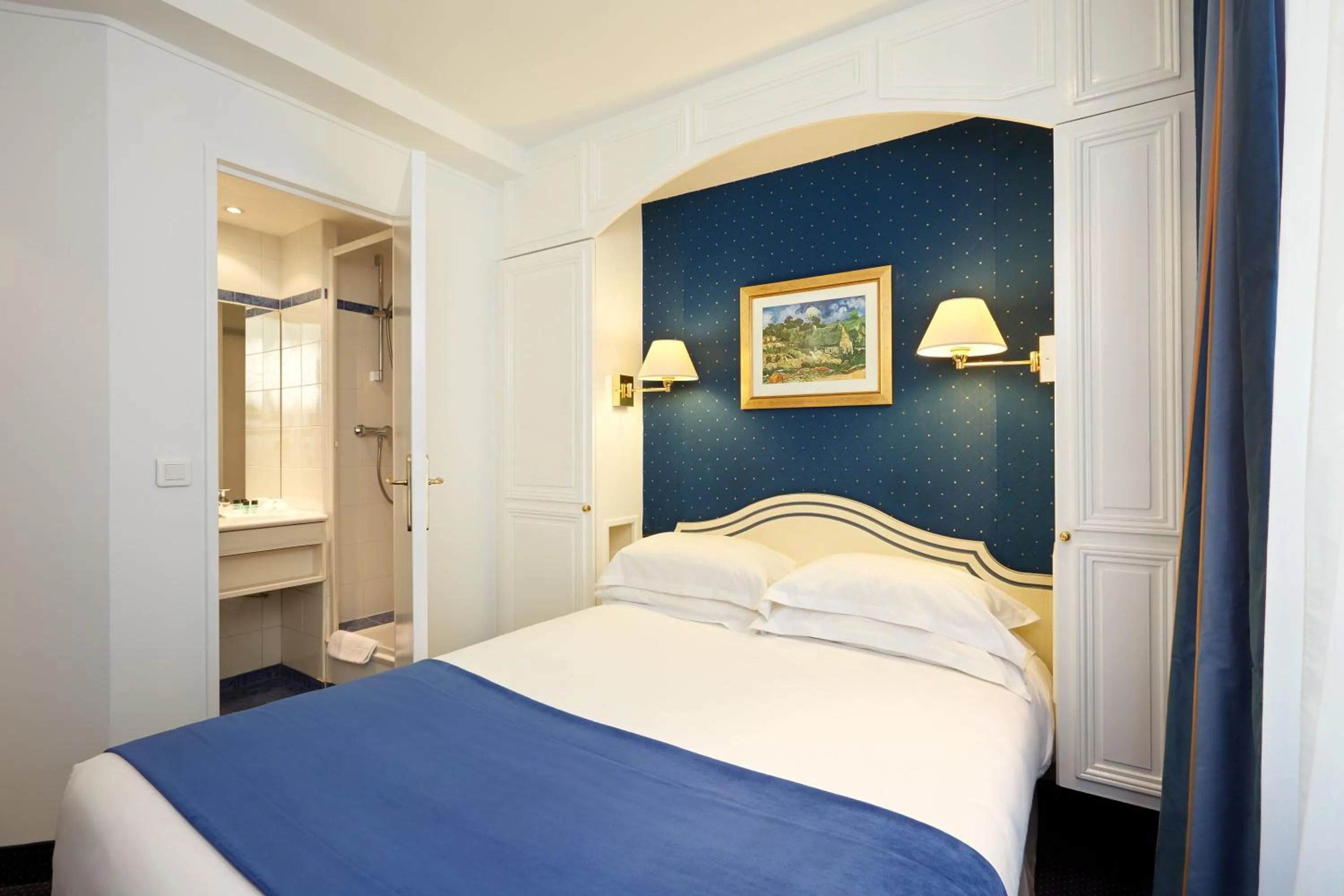 Single Room in Austin's Saint Lazare Hotel