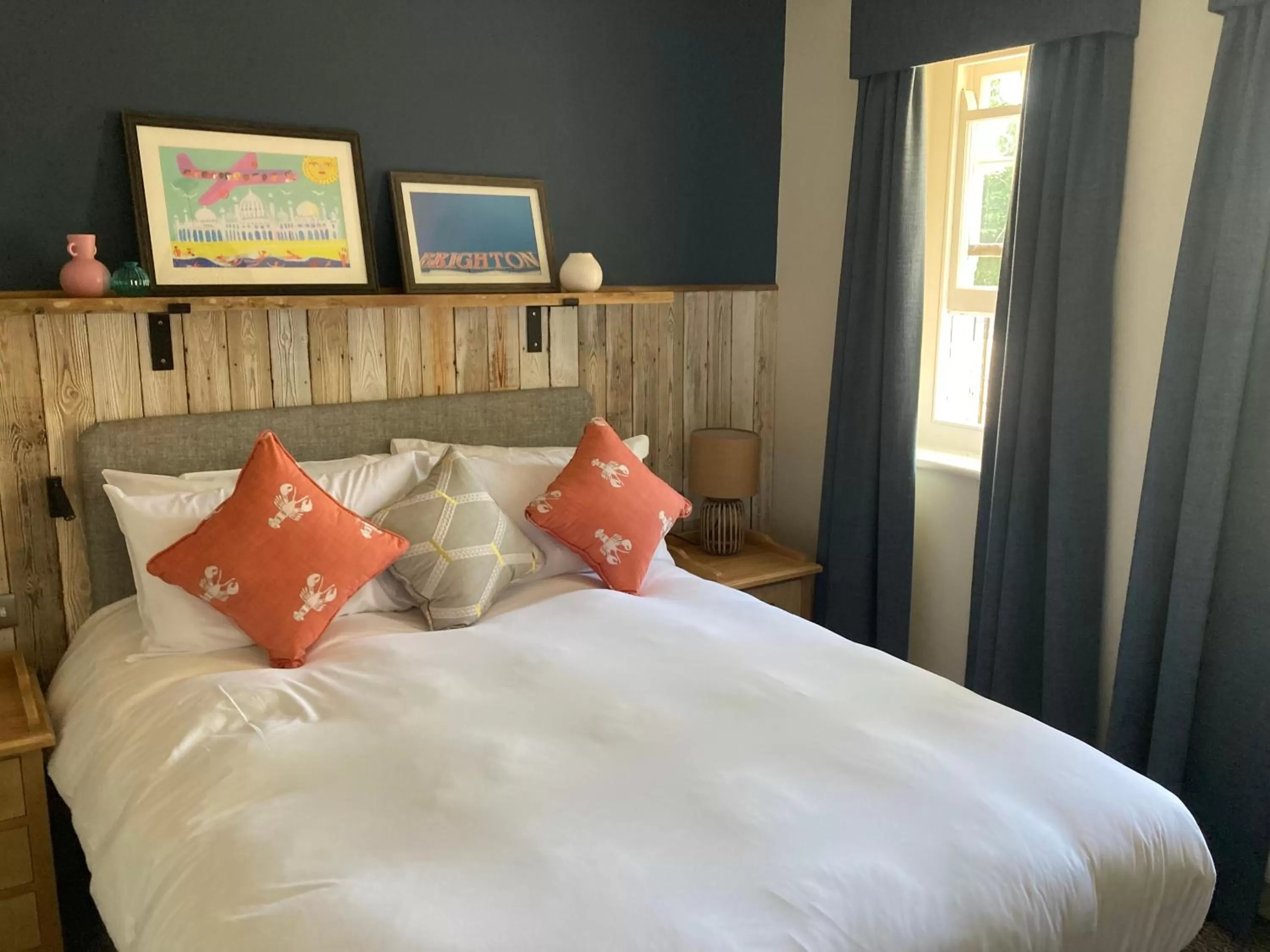 Bedroom, Bed in Downs Hotel