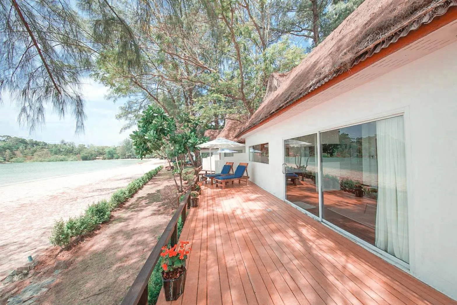 Property building in Twin Bay Resort Koh Lanta