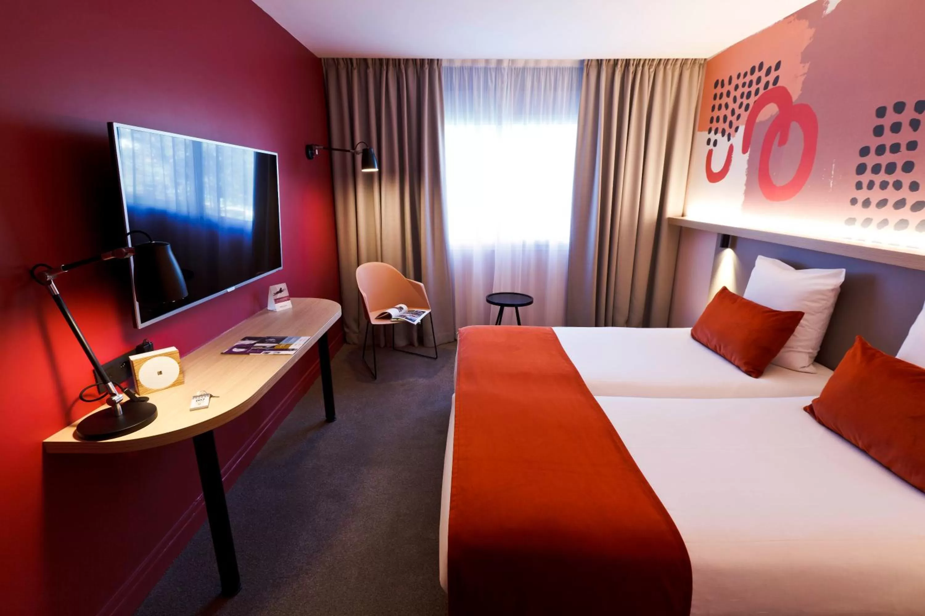 Photo of the whole room, Bed in Mercure Lyon Charbonnières