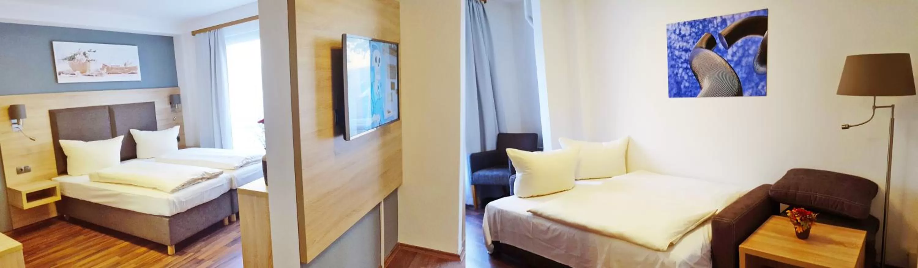 Photo of the whole room, Bed in BlnCty Hotel