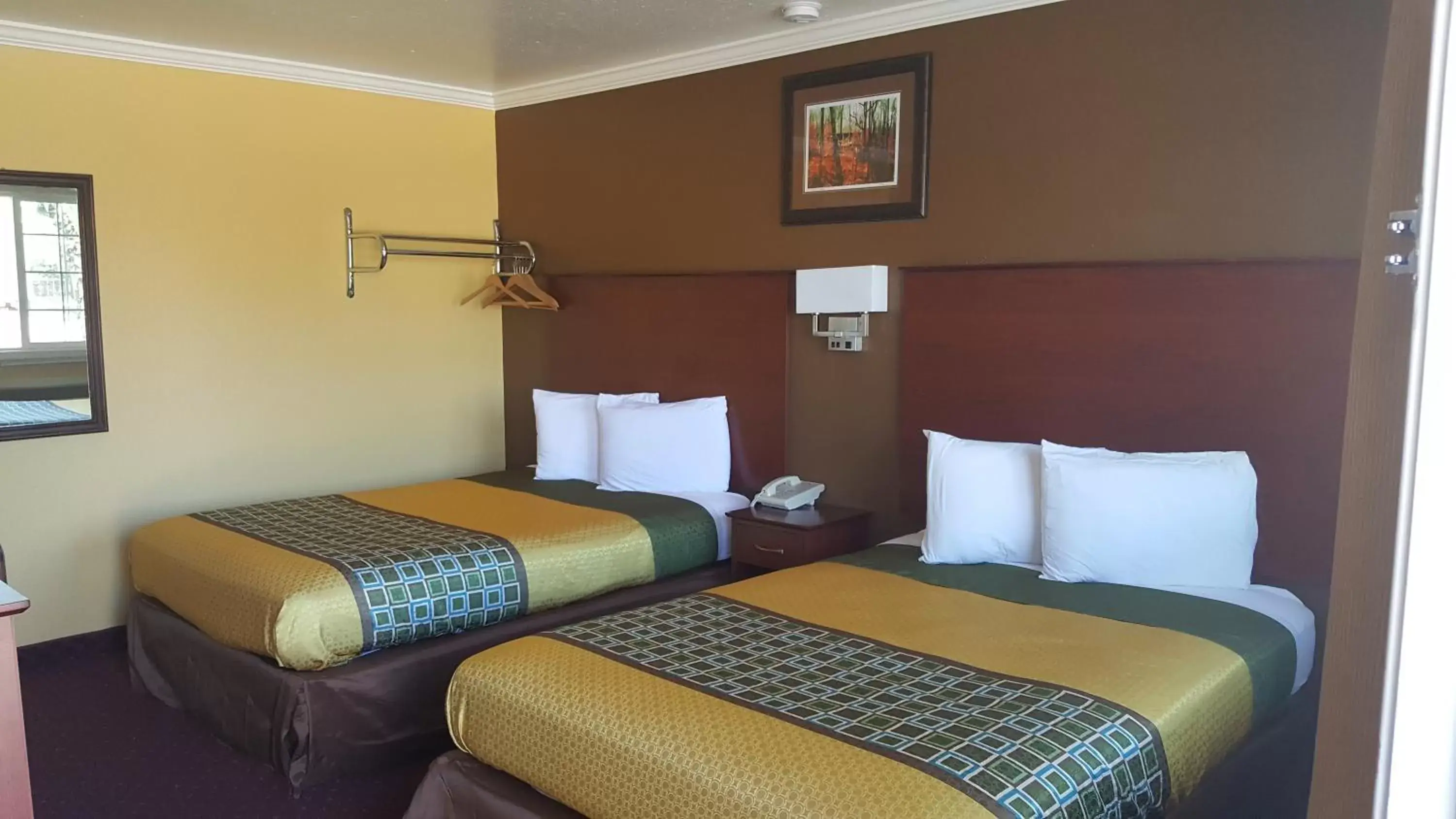 Double Room with Two Double Beds in Interstate 8 Motel Double Room with Two Double Beds in Interstate 8 Motel