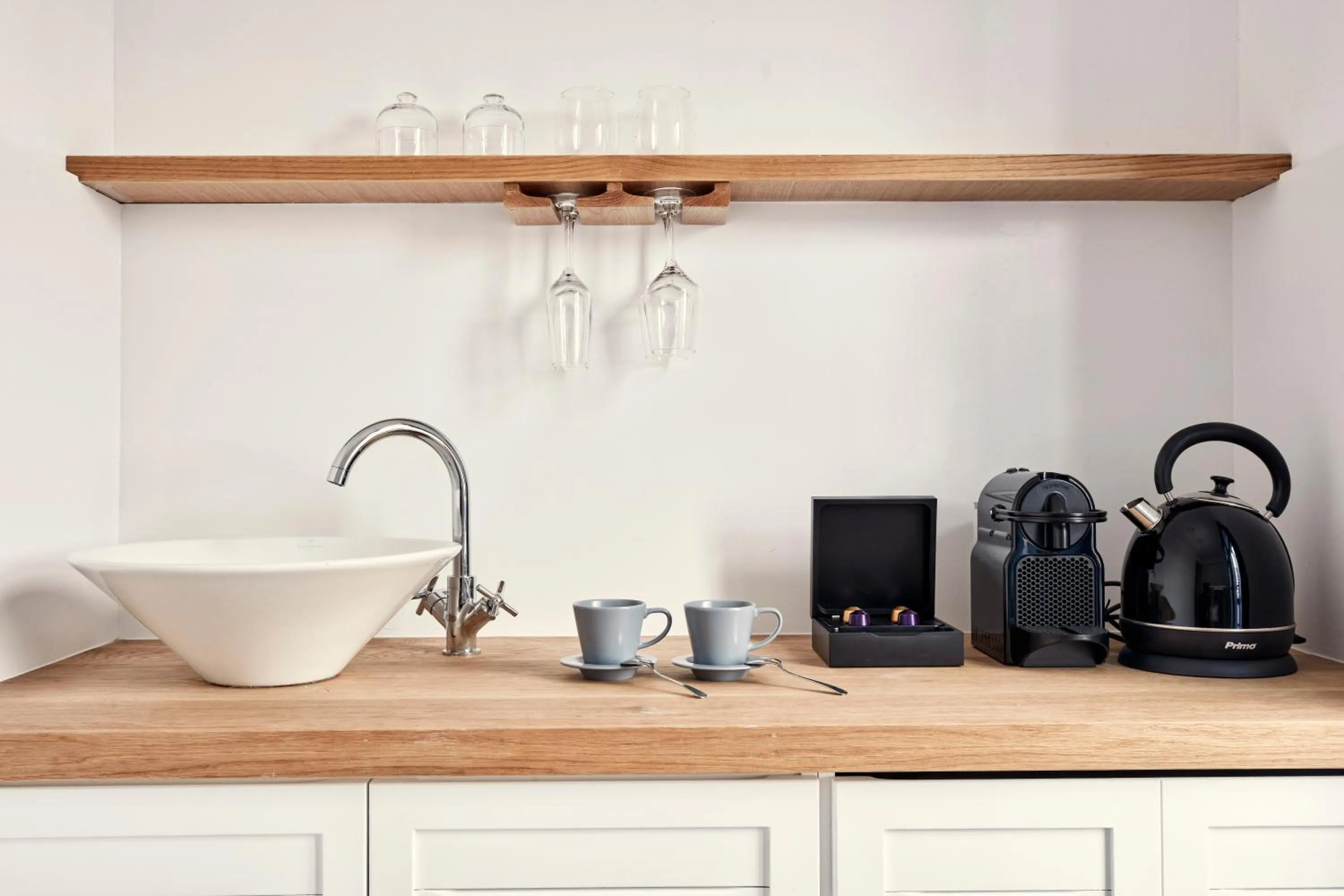 Coffee/tea facilities in Boho Private Luxury Suites