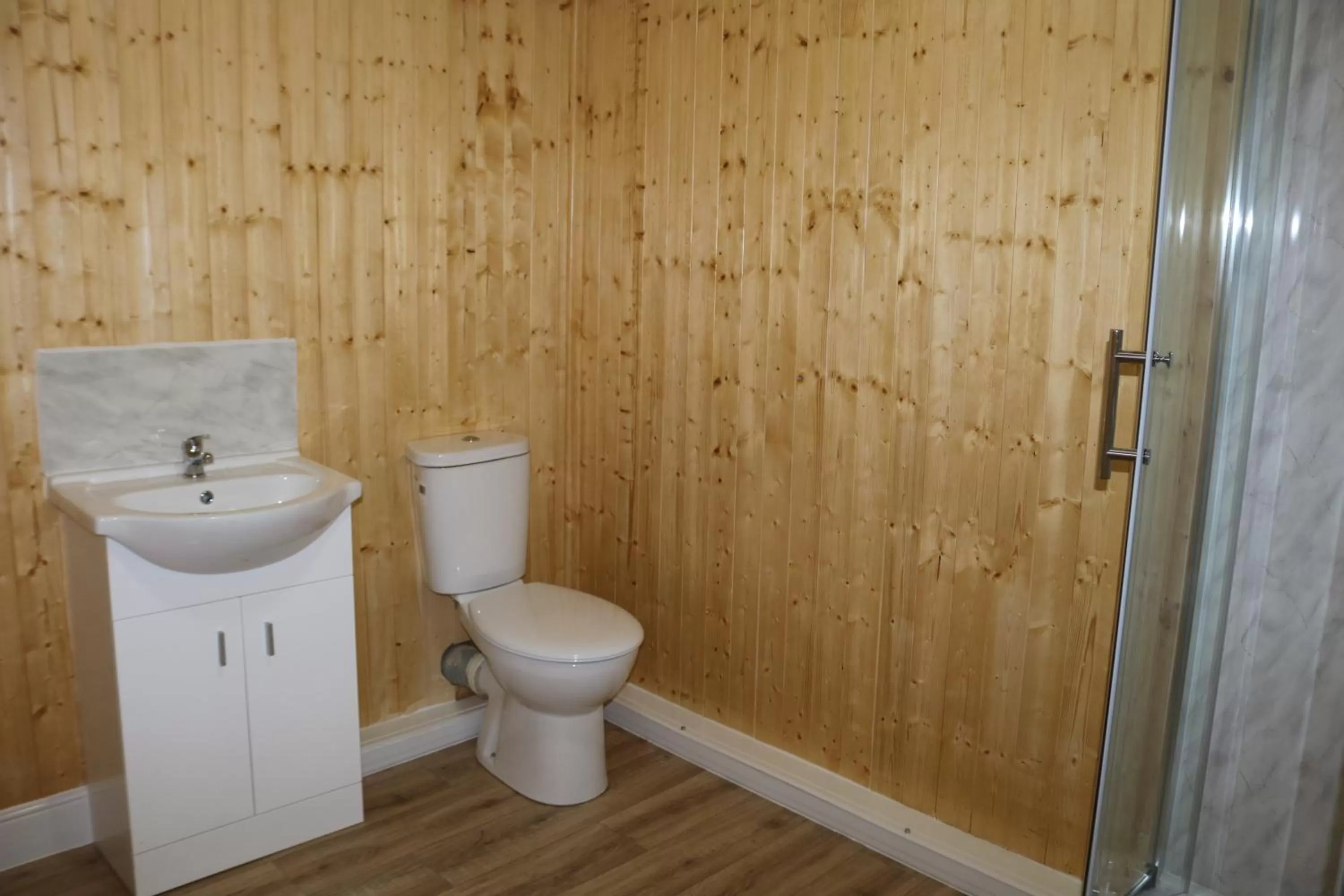 Bathroom in Lennard House