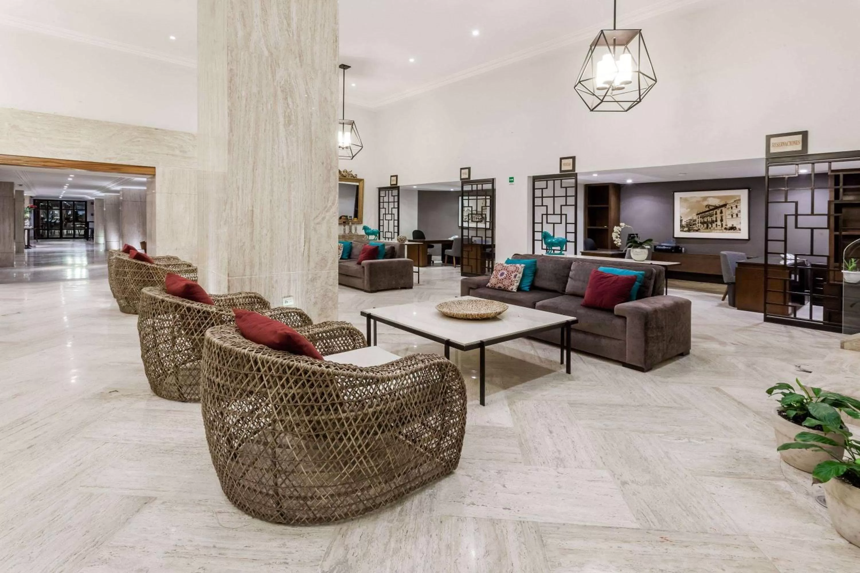 Lobby or reception in Ramada Plaza by Wyndham Leon