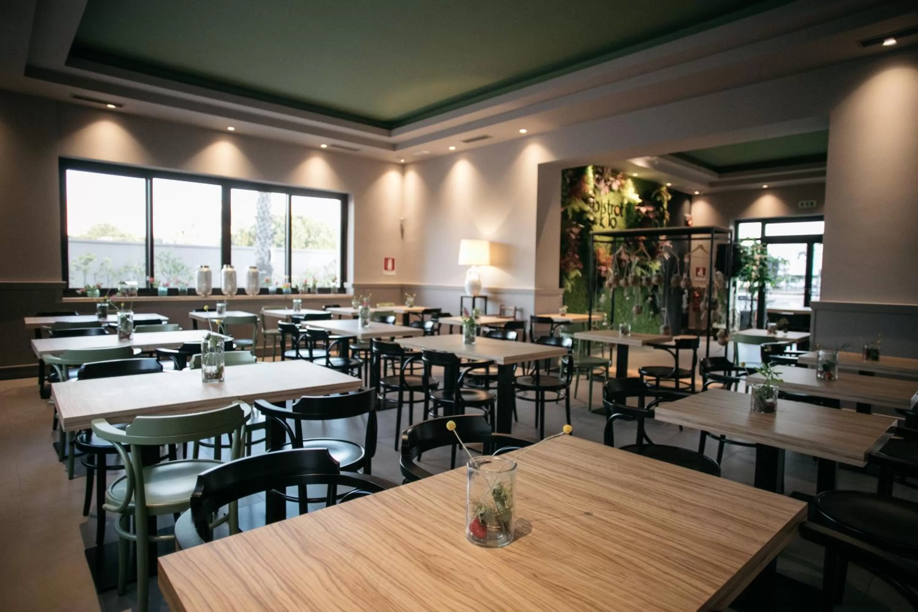 Restaurant/places to eat in Hotel Aloisi