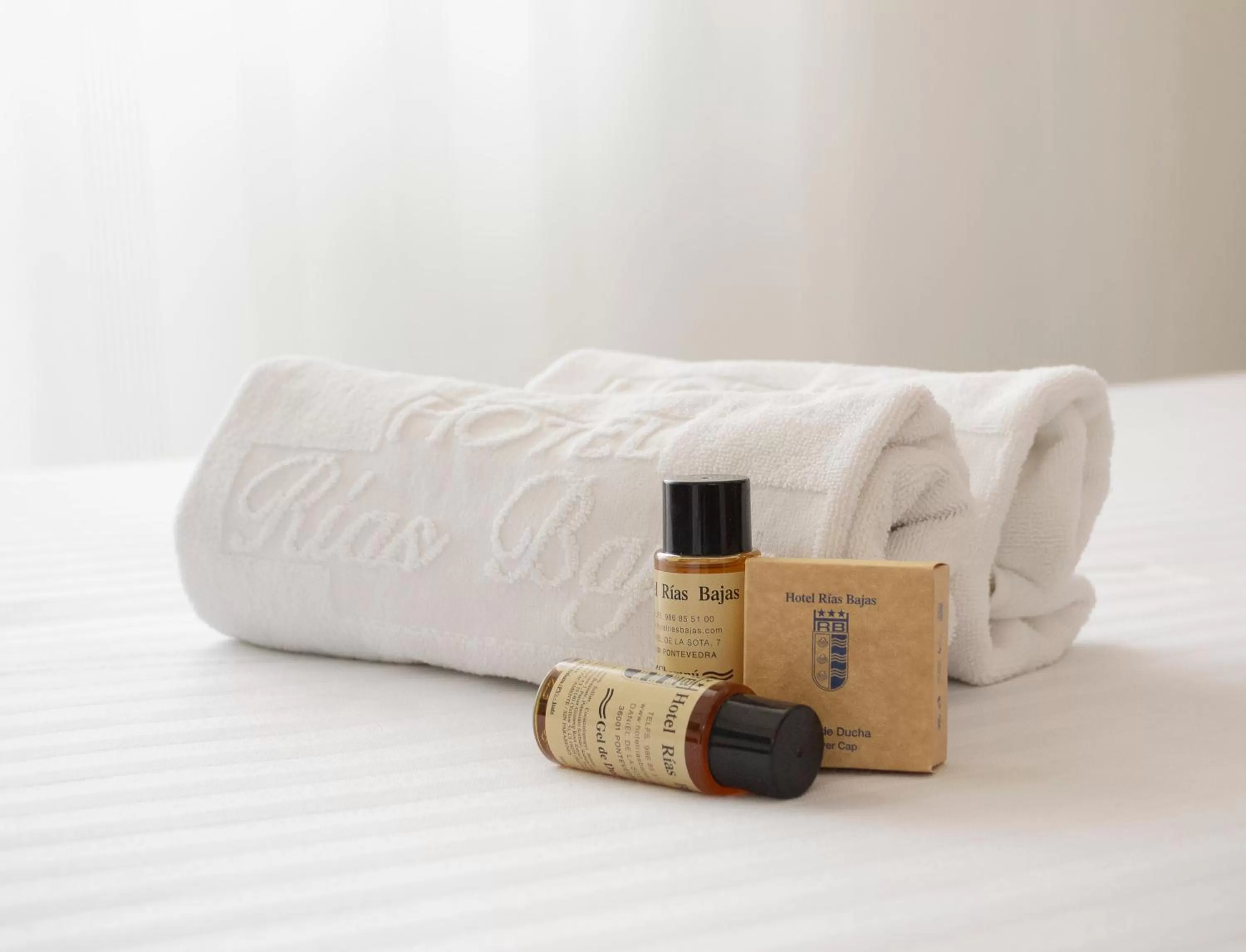 Bathroom, Bed in Rias Bajas