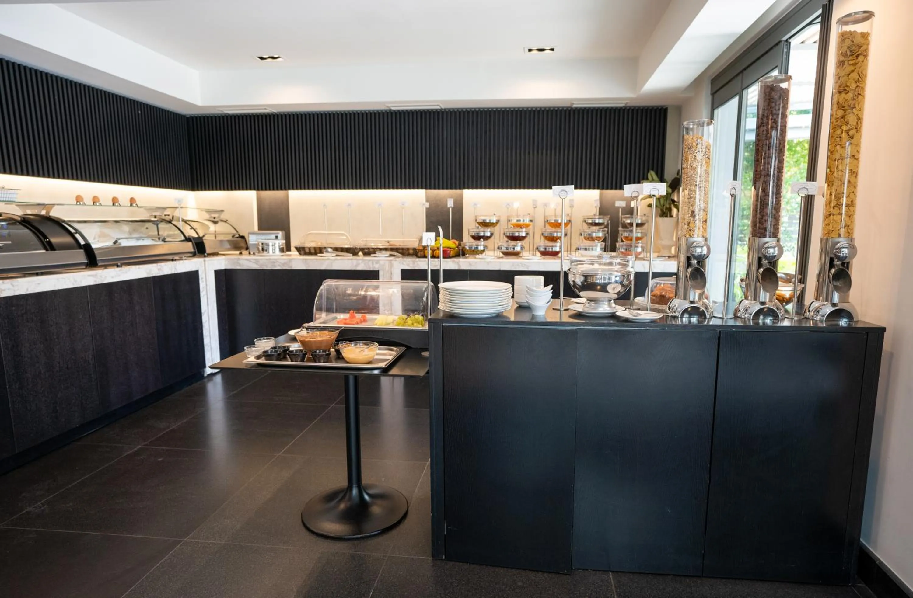 Restaurant/places to eat in Garden City Resort