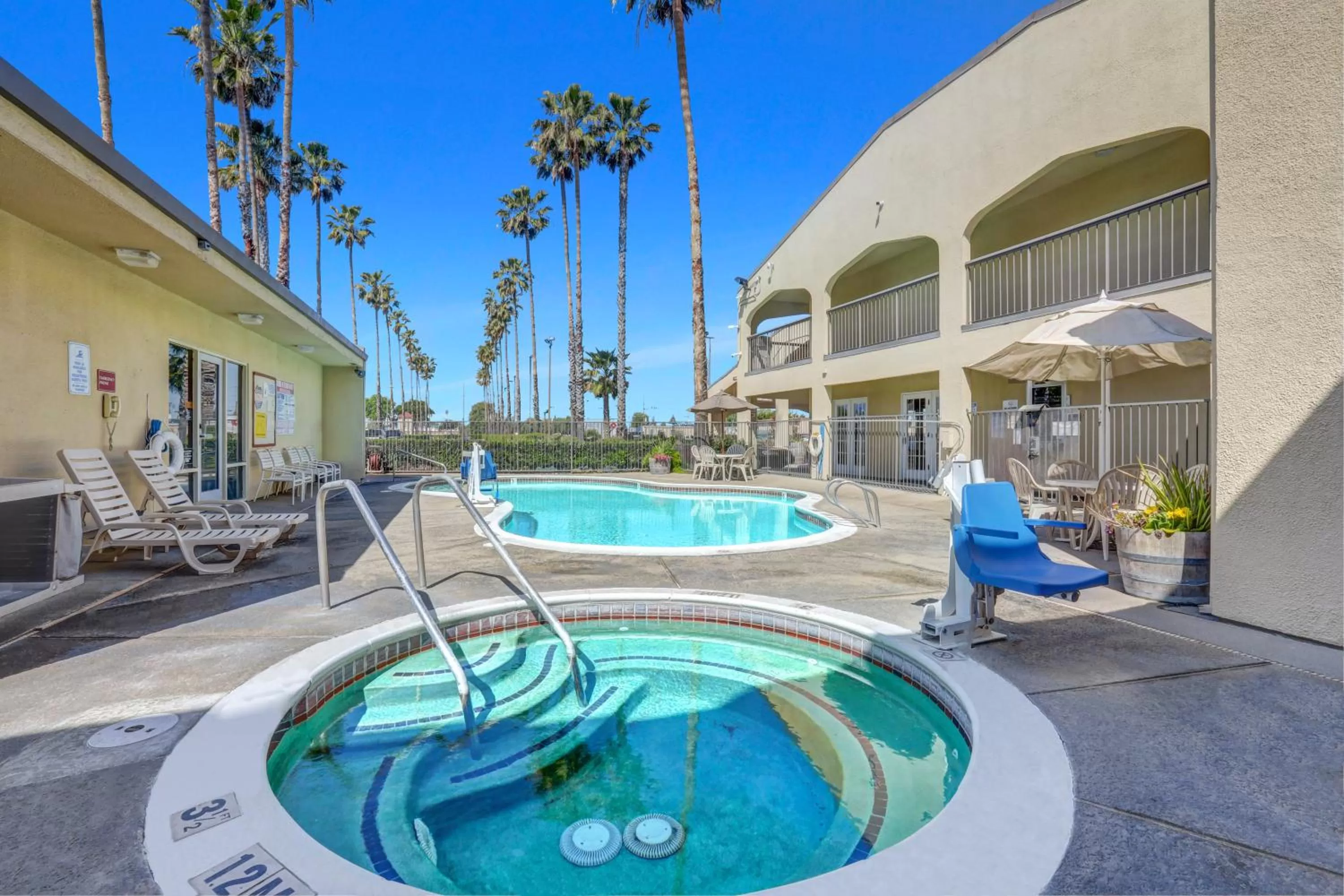 Swimming pool in Motel 6-Lodi, CA