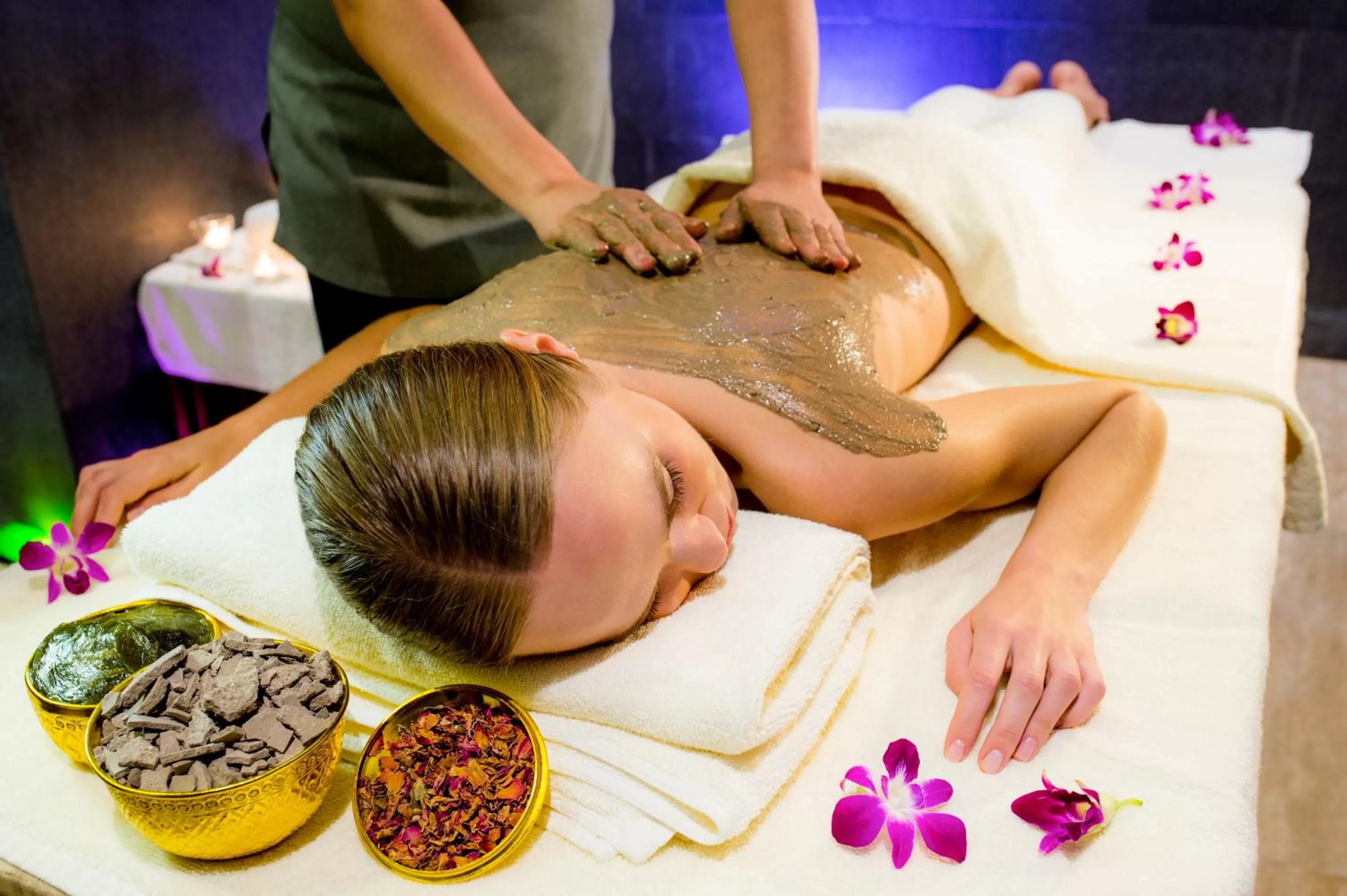 Lobby or reception in Novotel Abu Dhabi Gate