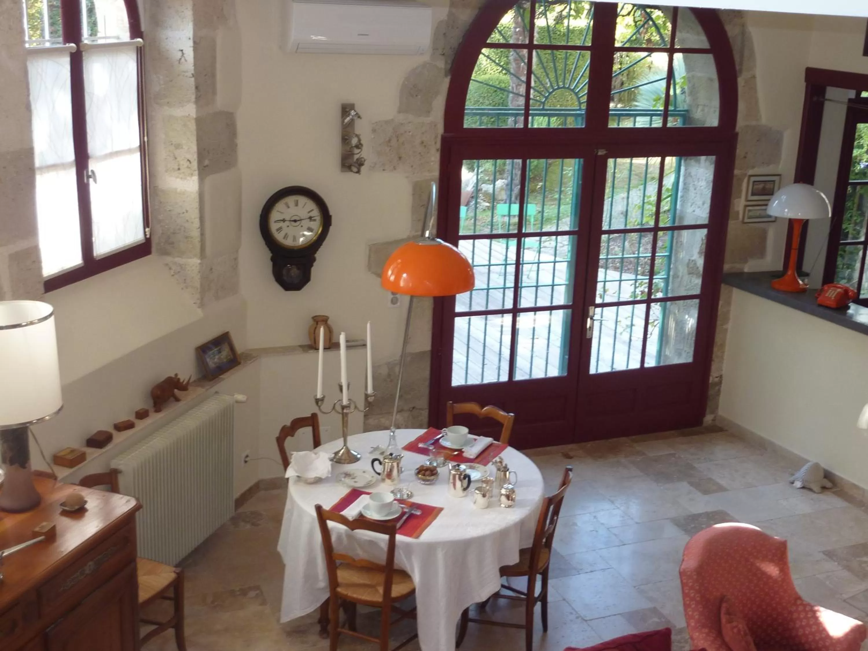 Living room, Restaurant/Places to Eat in Beaux Chênes