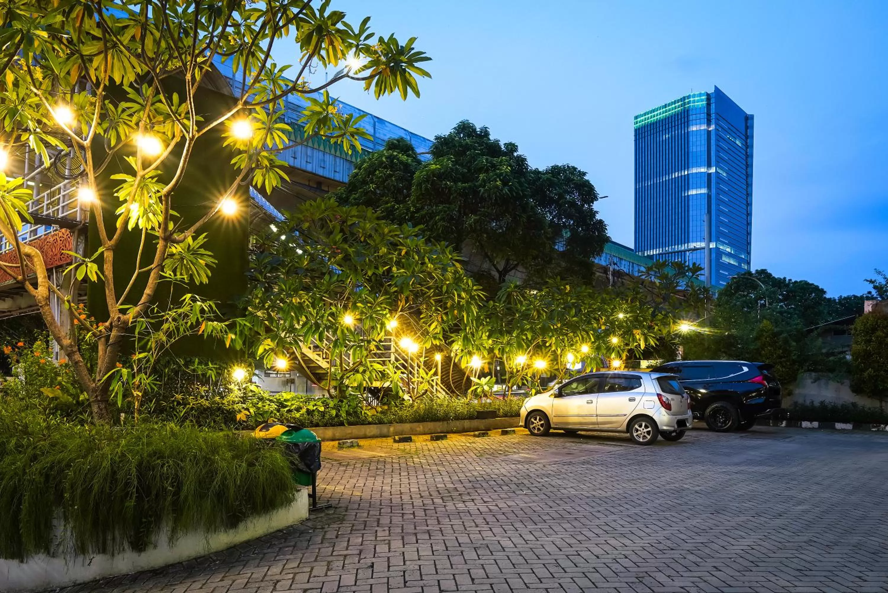 Parking in Terraz Tree Hotel Jakarta