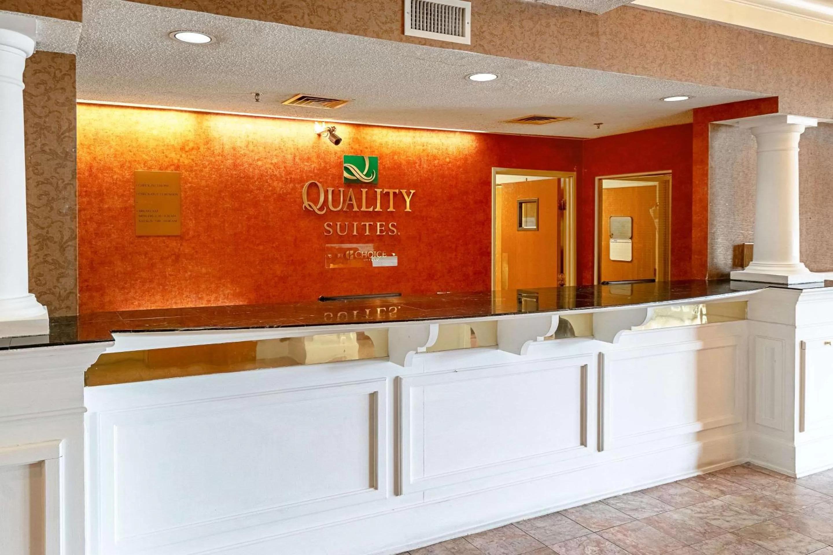 Lobby or reception in Quality Suites San Antonio Northeast
