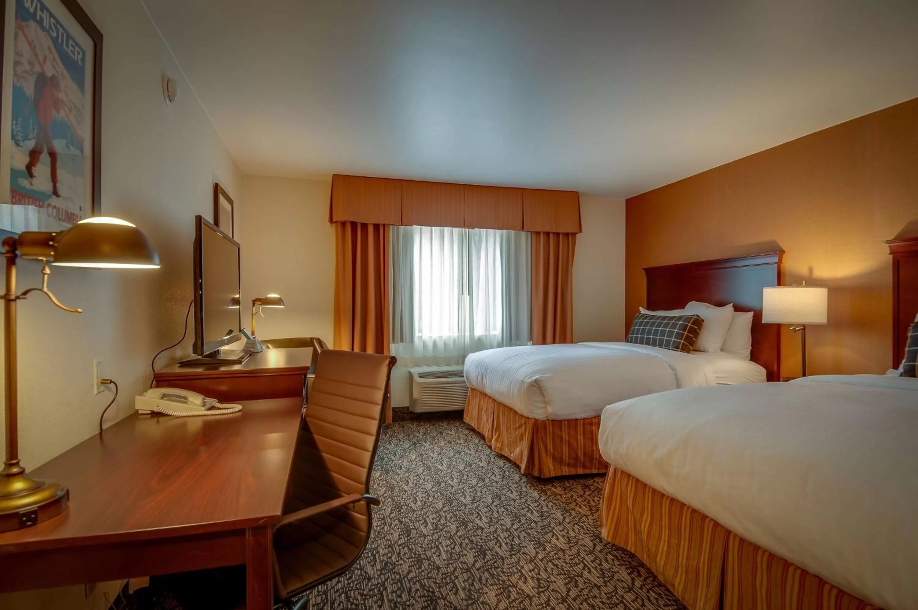 Queen Room with Two Queen Beds and Roll In Shower - Disability Access in Best Western Plus Truckee-Tahoe Hotel