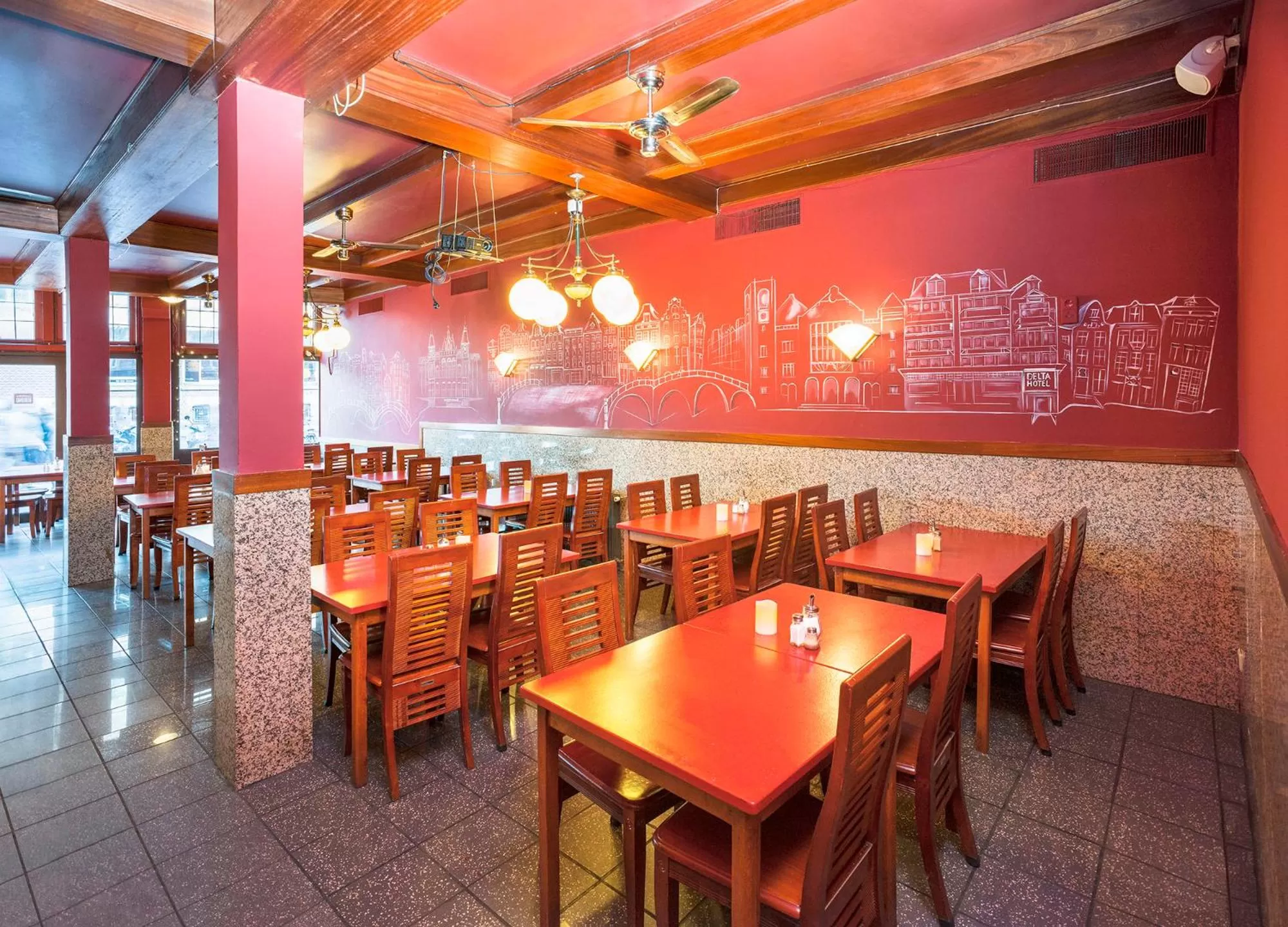 Restaurant/places to eat in Delta Hotel City Center