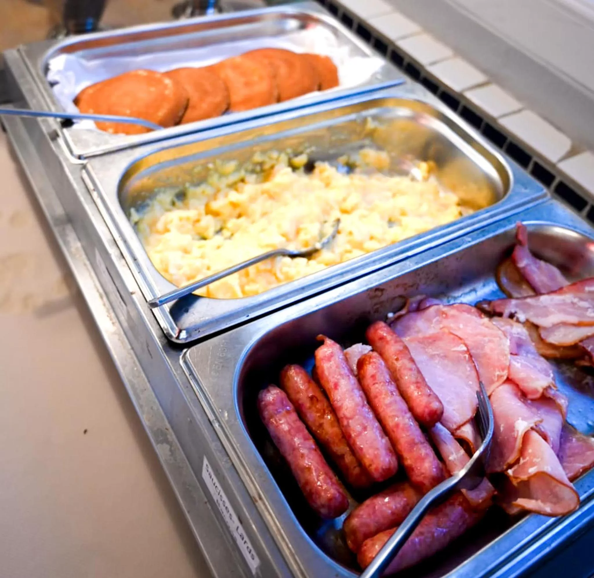 Breakfast in The Originals Hôtel Le Cise Restaurant Chambres et Suites