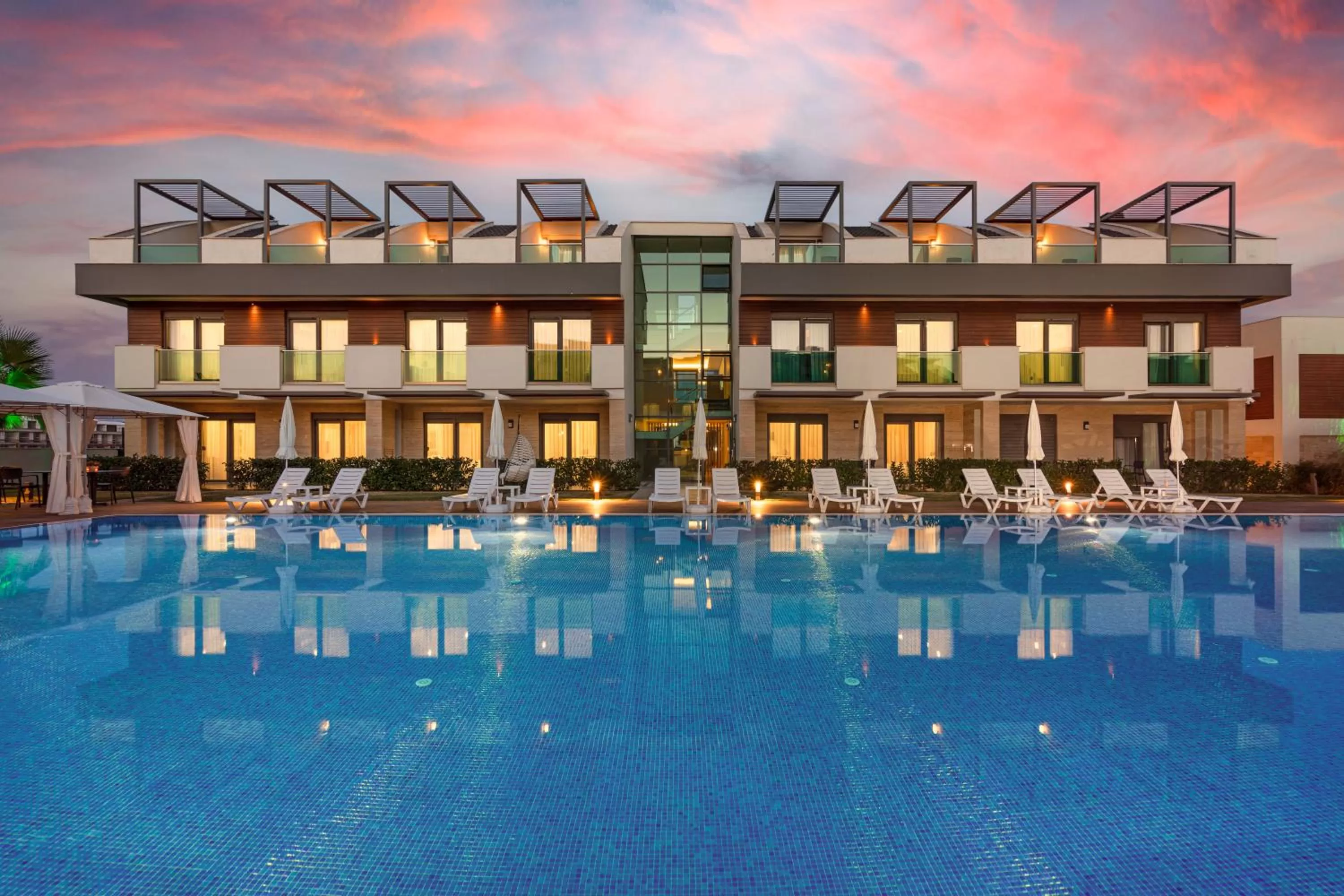 Swimming pool in Veranda Suites