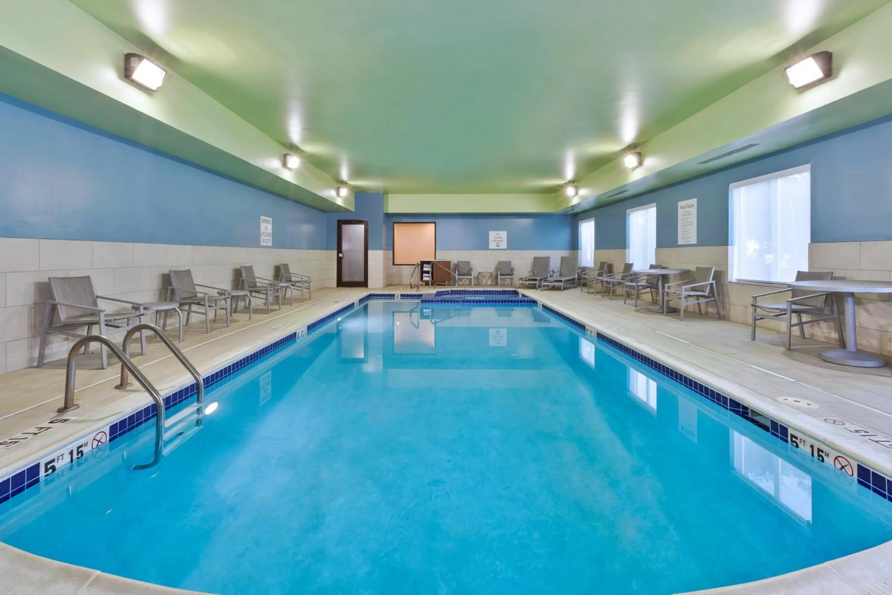 Swimming pool in Holiday Inn Express Hotel & Suites Cleveland-Richfield by IHG