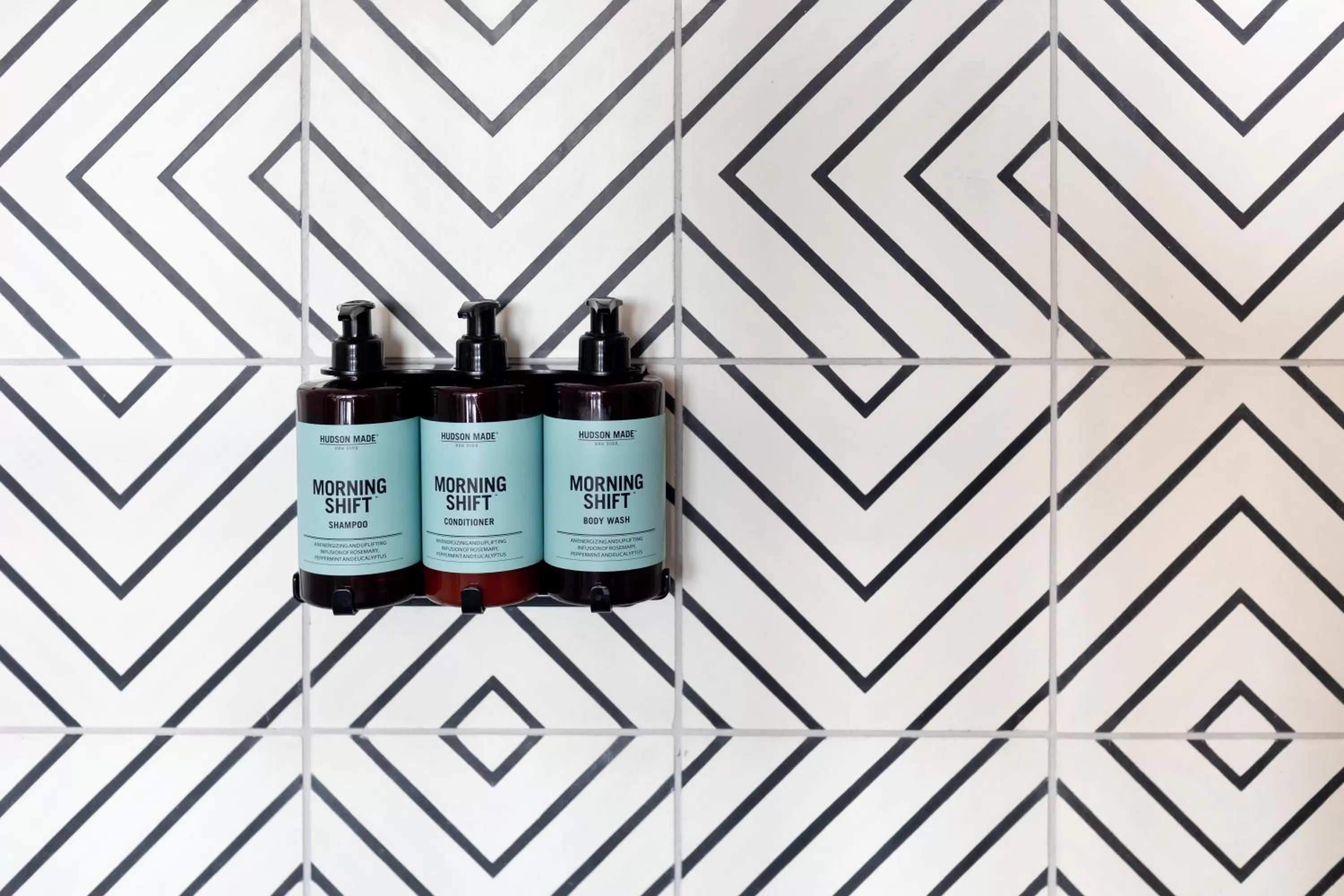 King Room with Roll-In Shower - Disability Access in ARRIVE Memphis