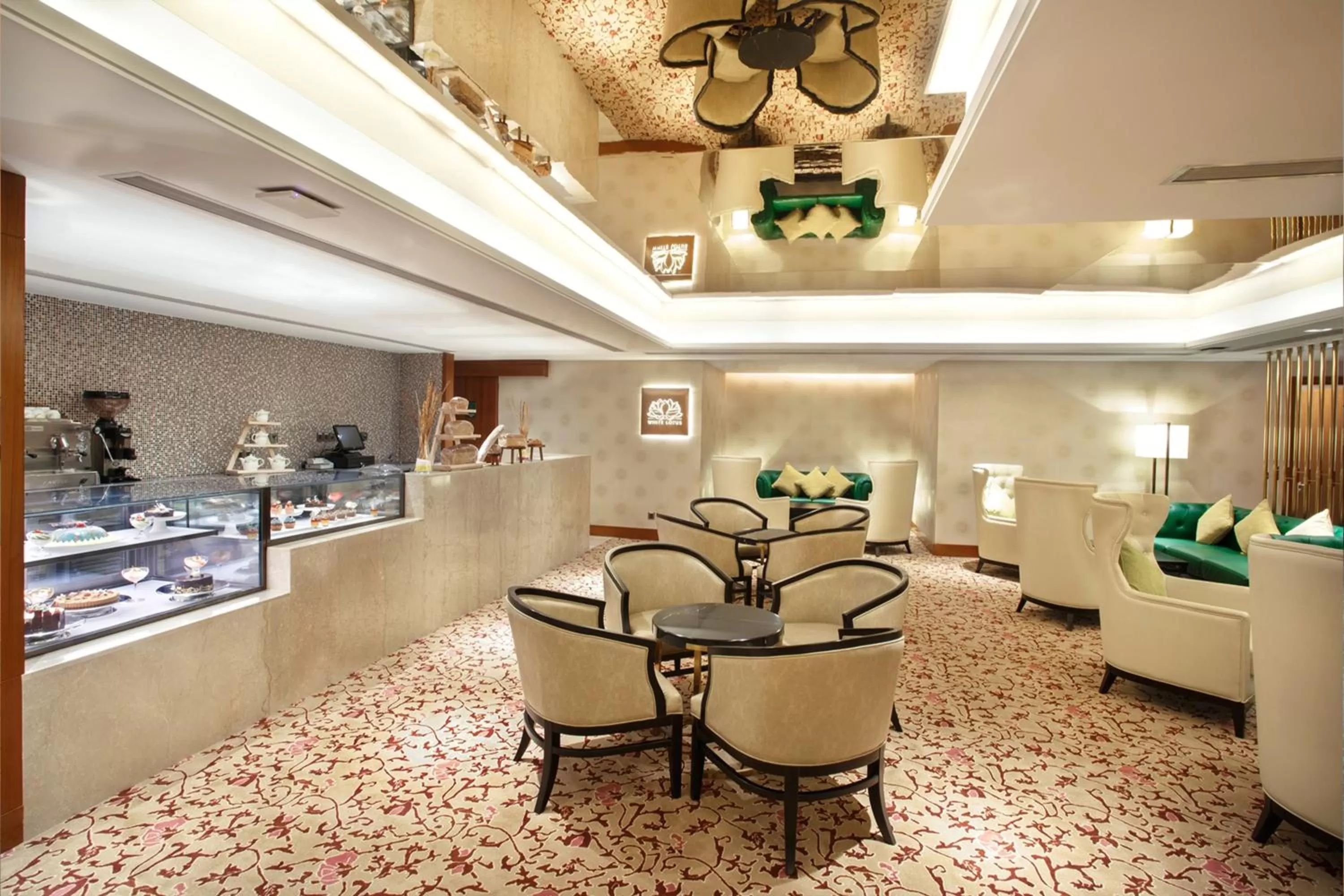 Lounge or bar in Holiday Inn Dhaka City Centre by IHG