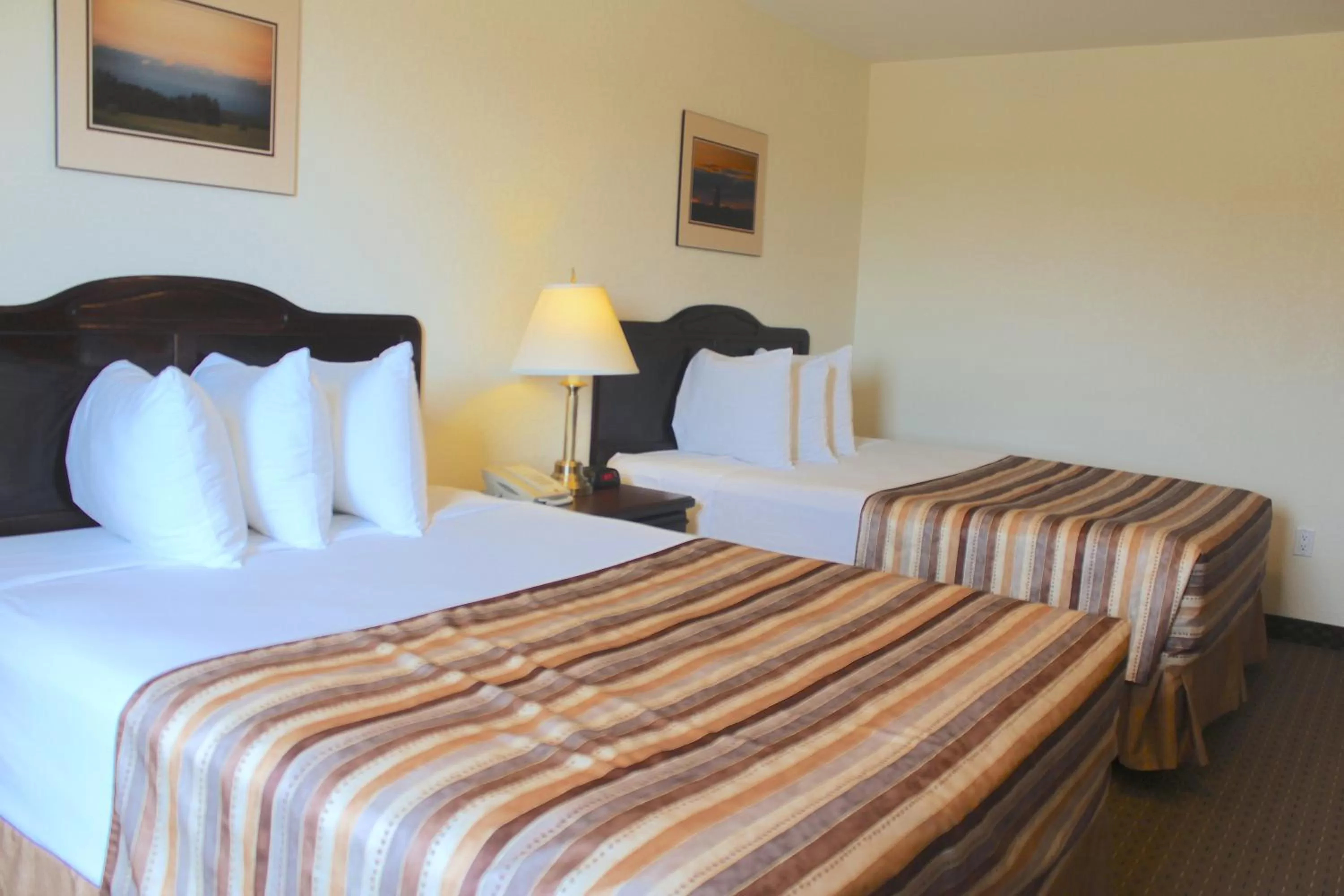 Bedroom, Bed in Prairie Moon Inn & Suites Unity