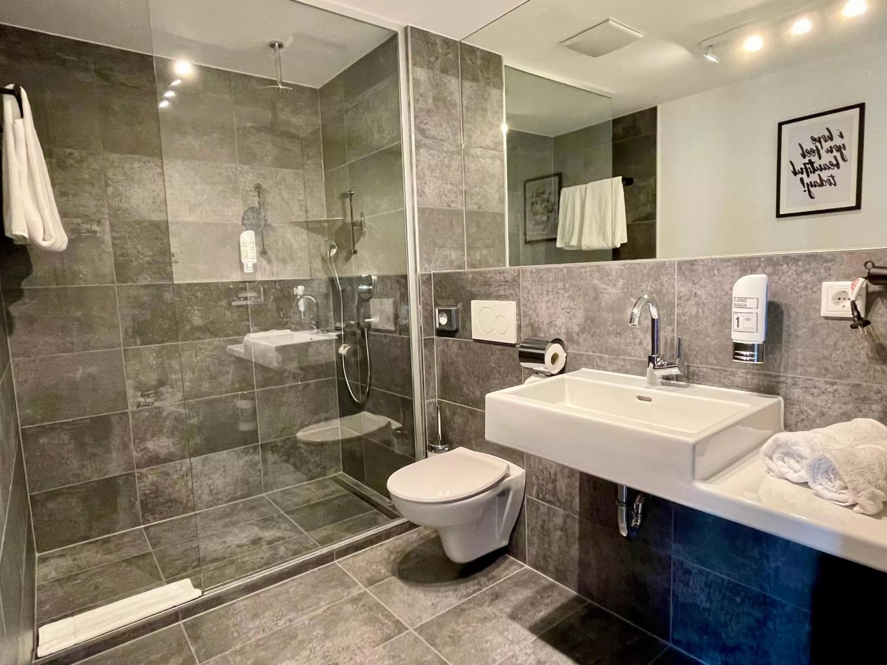Bathroom in zeitwohnhaus SUITE-HOTEL & SERVICED APARTMENTS