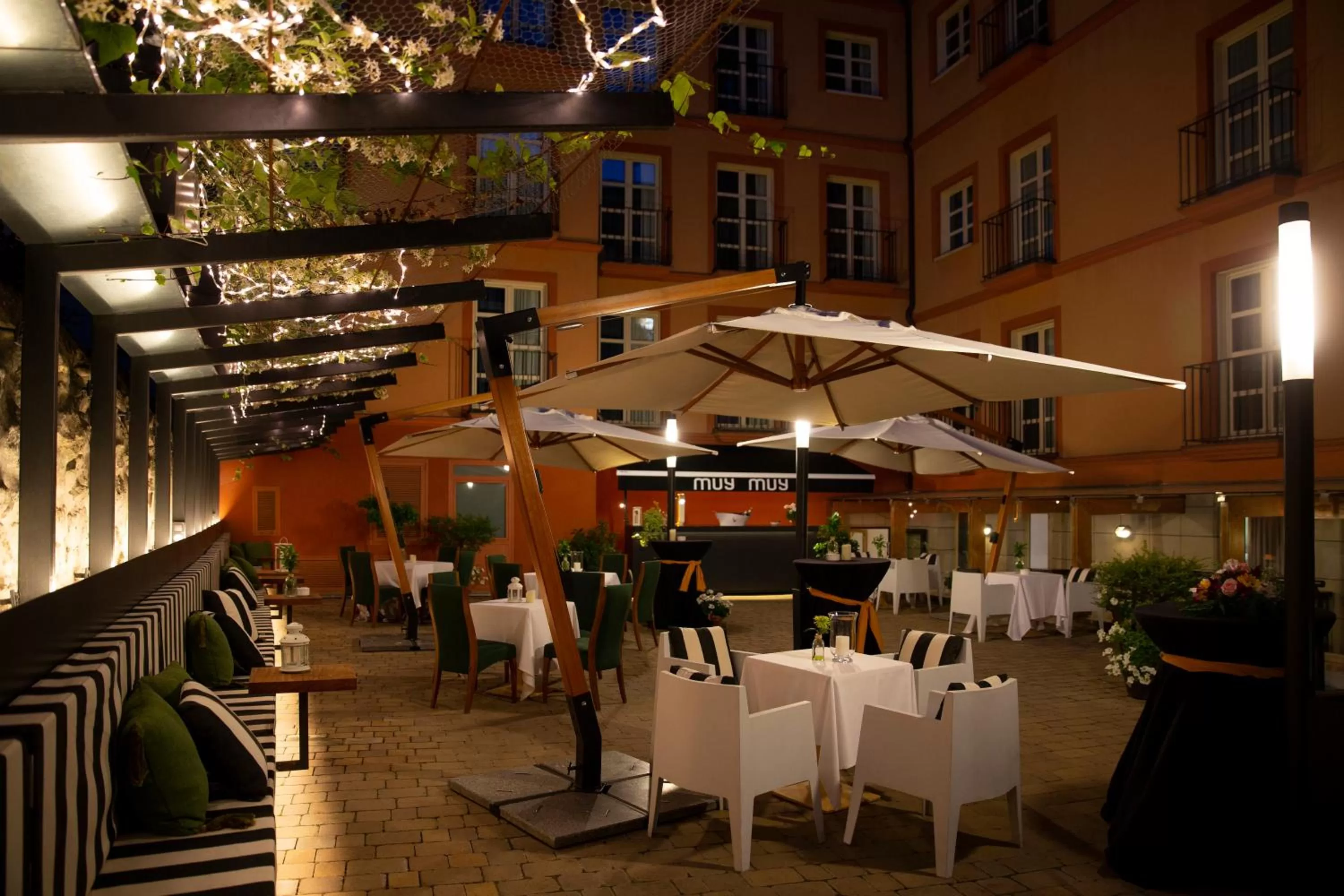 Patio in RICE Palacio de los Blasones